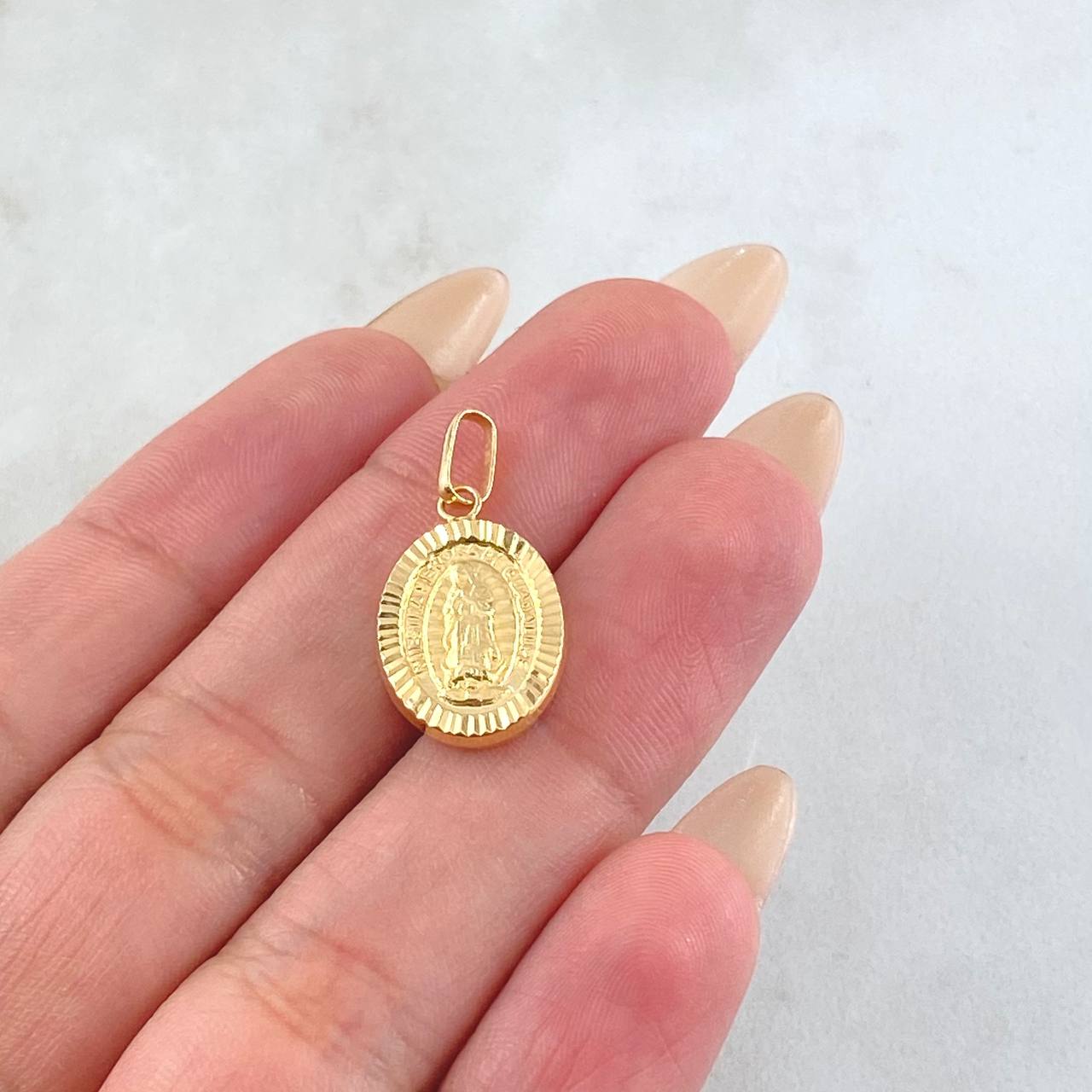 Dije Virgen Guadalupe 1.15gr / 2.4cm / Oro Amarillo 18K *