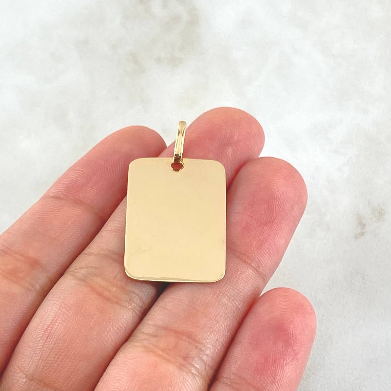 Dije Placa 2.45gr / 3.2cm / Oro 18K *