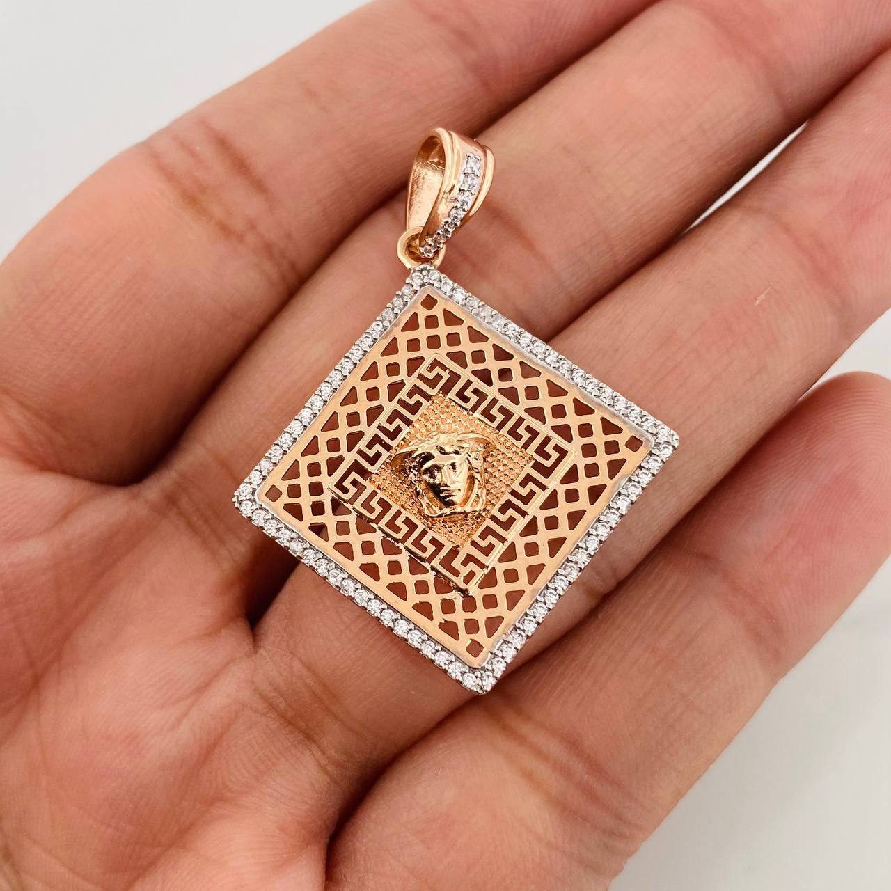 Dije Medusa Tribal 4.7g / 4.2cm Dos Oros Blanco Rosa 18K