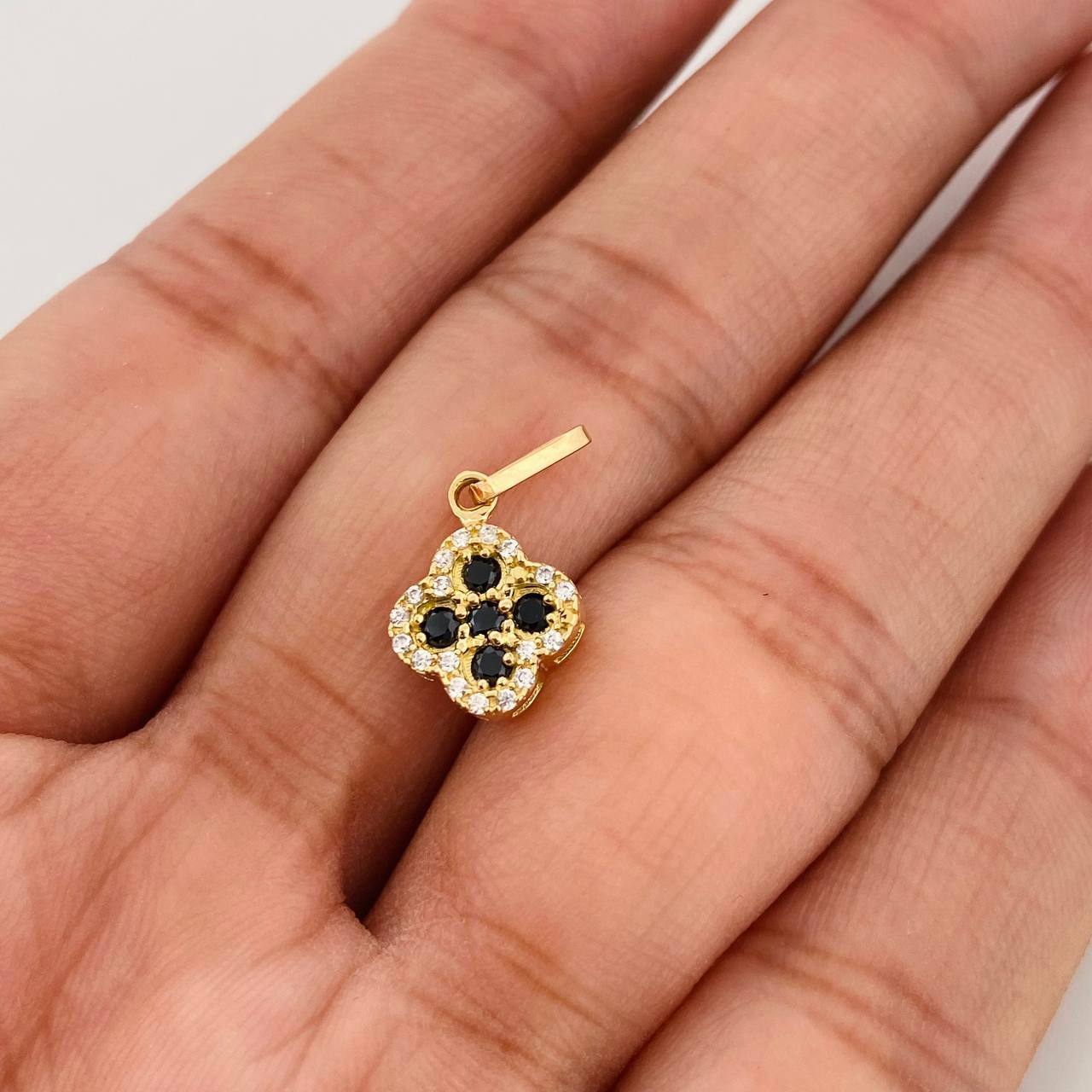 Dije Trebol 1.15g / 1.8cm Oro Amarillo 18K