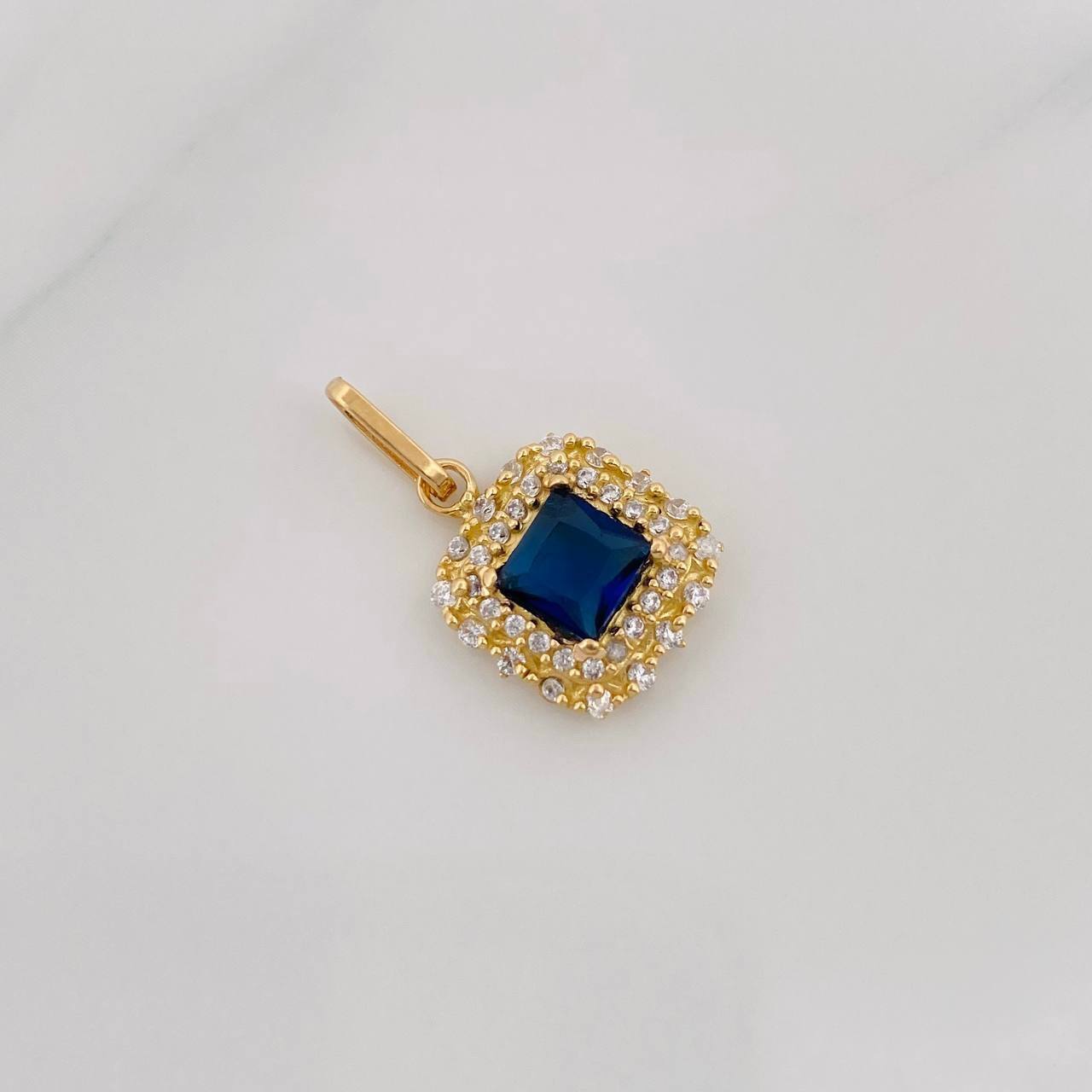 Dije Halo Cuadrado 1.85g / 2cm Oro Amarillo 18K
