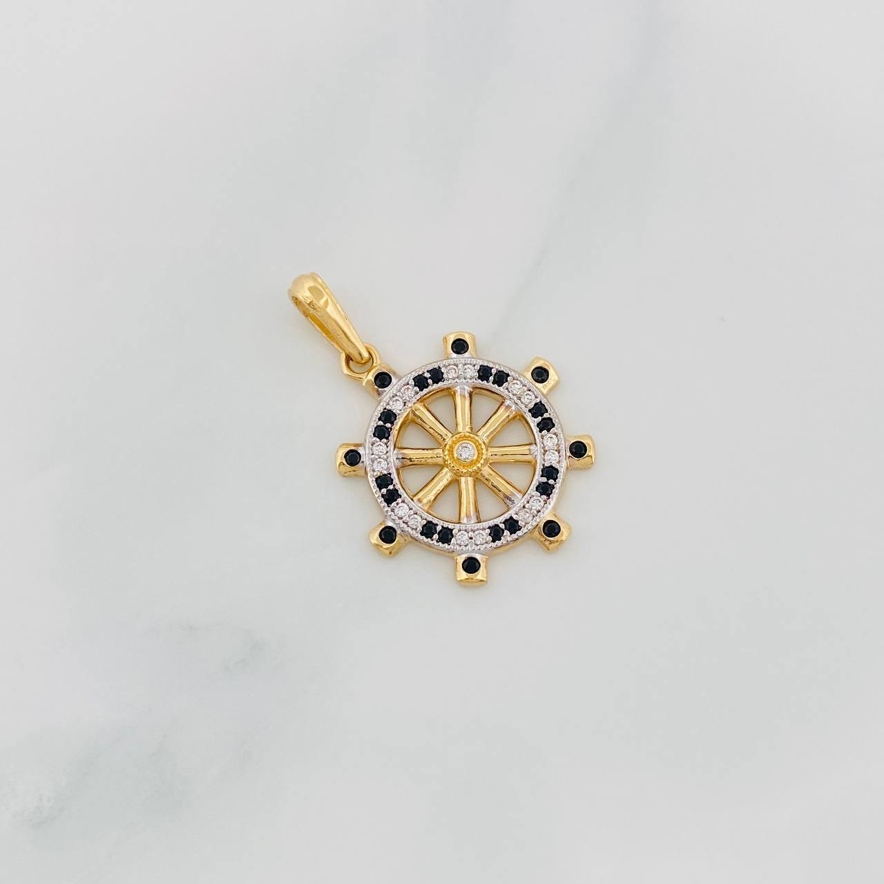 Dije Timón 2.45g / 2.7cm Dos Oros Blanco Amarillo 18K