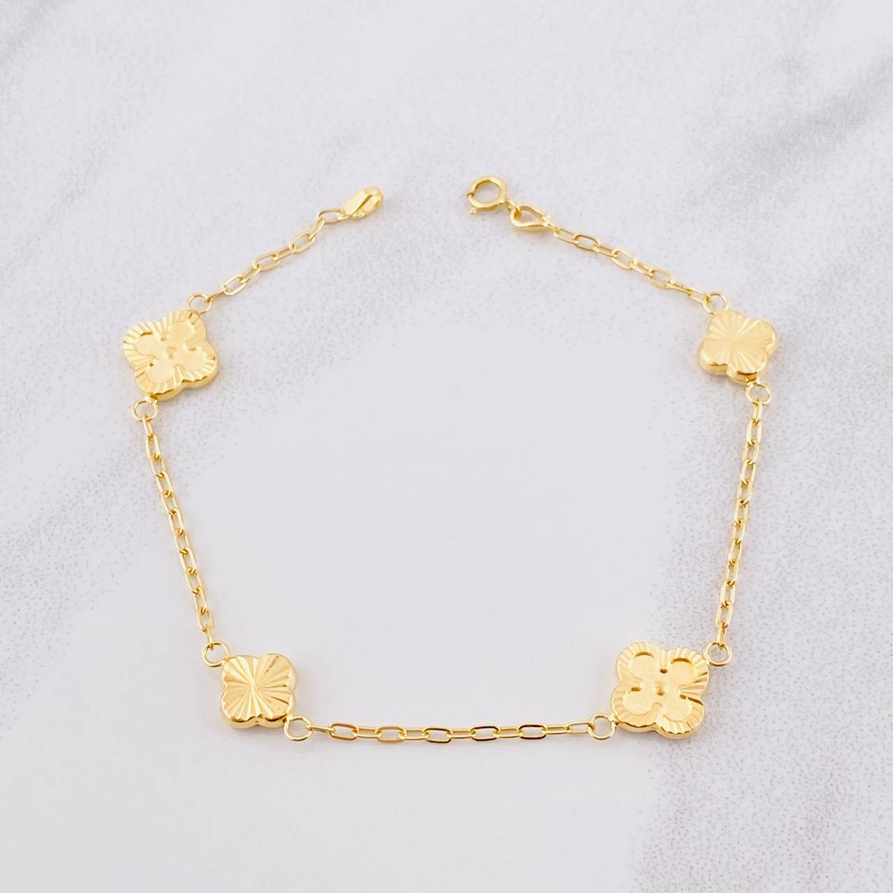 Pulso Aro Seguido Trébol Diamantado 2.7g / 18.6cm / 1.65mm Oro Amarillo 18K