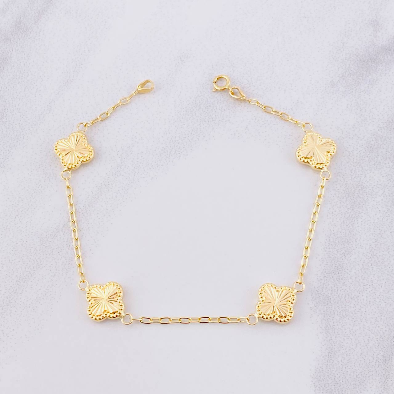 Pulso Aro Seguido Trébol Diamantado 2.9g / 18.5cm / 1.65mm Oro Amarillo 18K