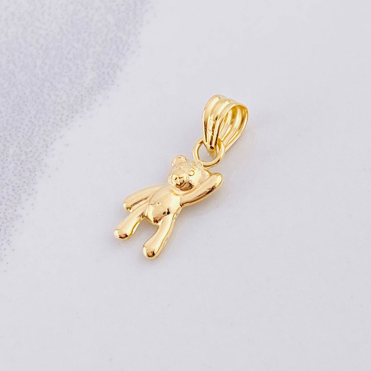 Dije Oso Mano Arriba 0.4g / 1.8cm Oro Amarillo 18K