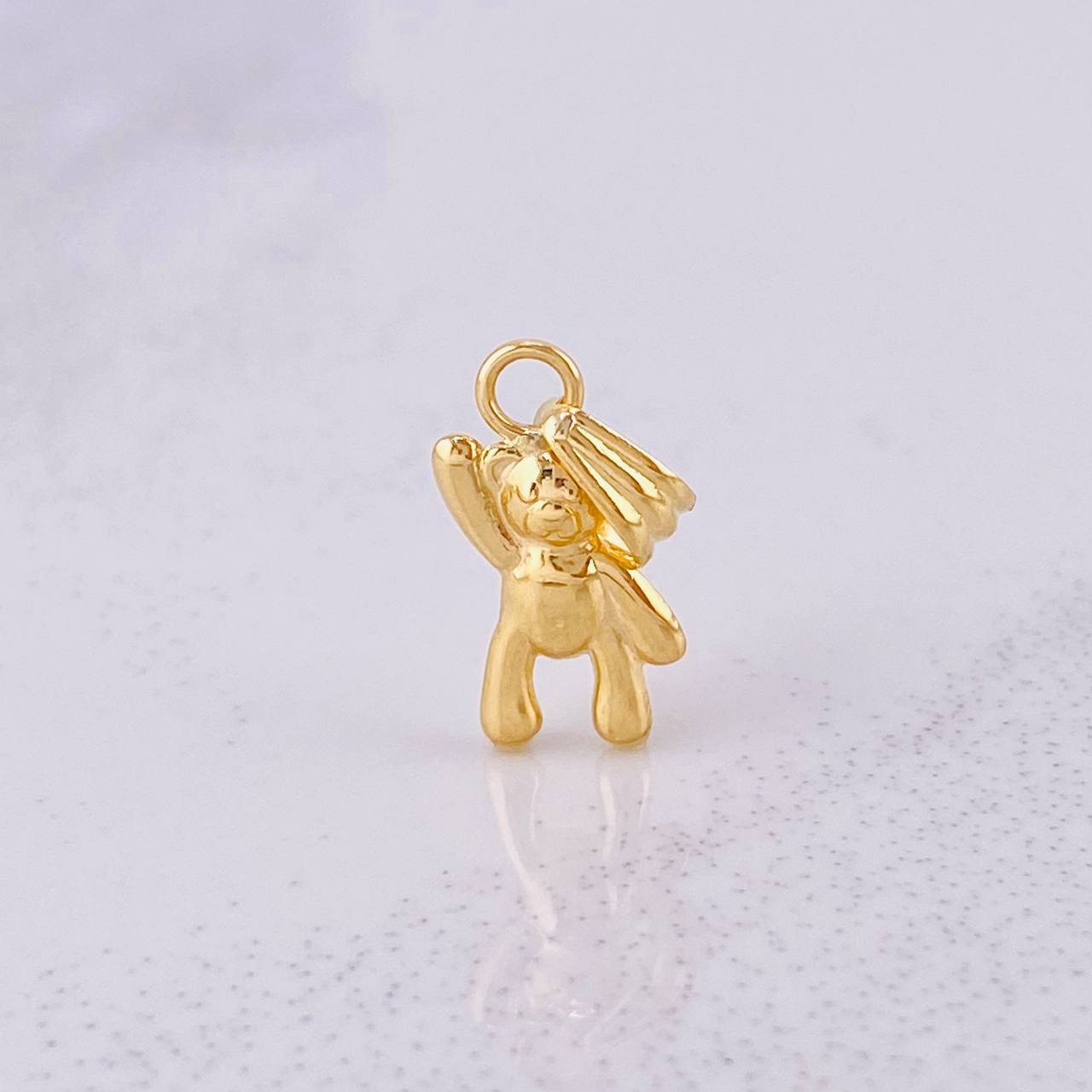 Dije Oso Mano Arriba 0.35g / 1.6cm Oro Amarillo 18K