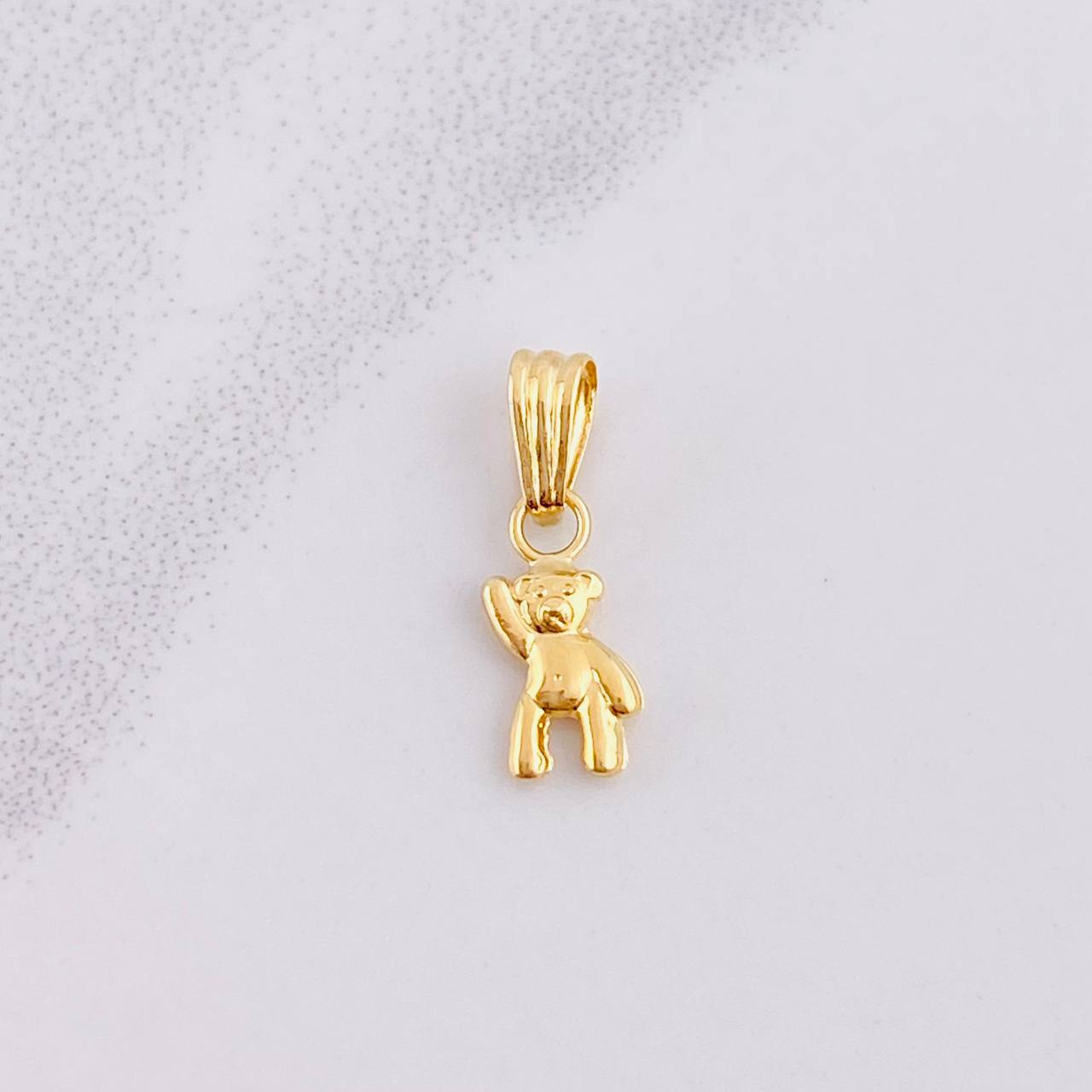 Dije Oso Mano Arriba 0.45g / 1.7cm Oro Amarillo 18K