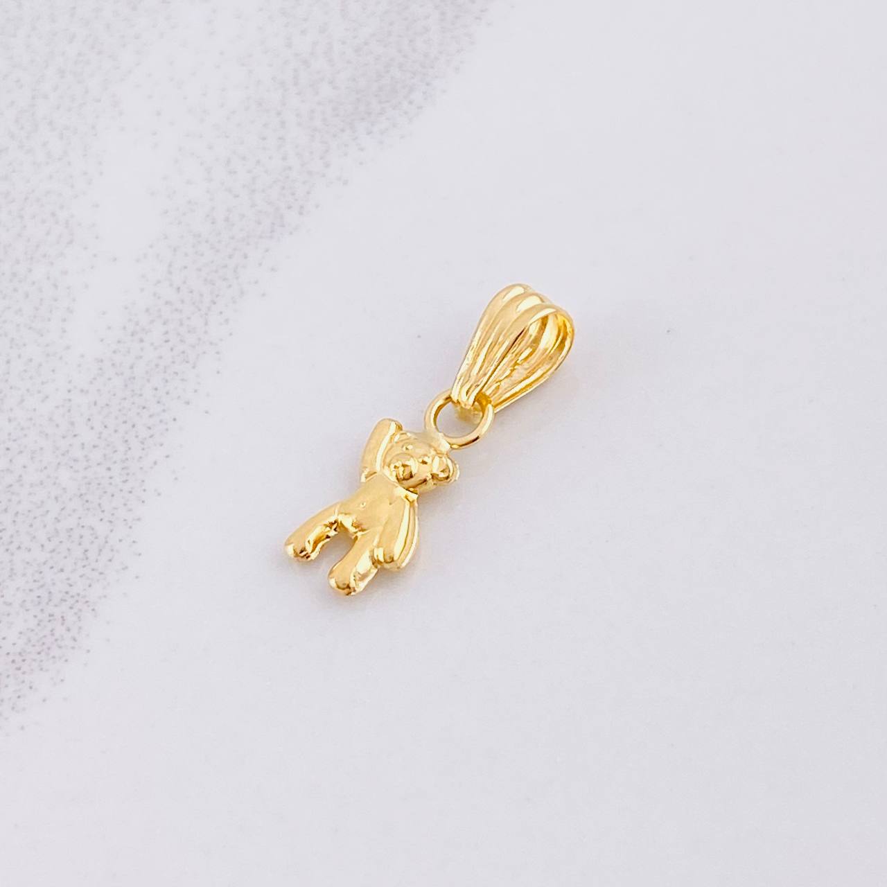 Dije Oso Mano Arriba 0.3g / 1.6cm Oro Amarillo 18K