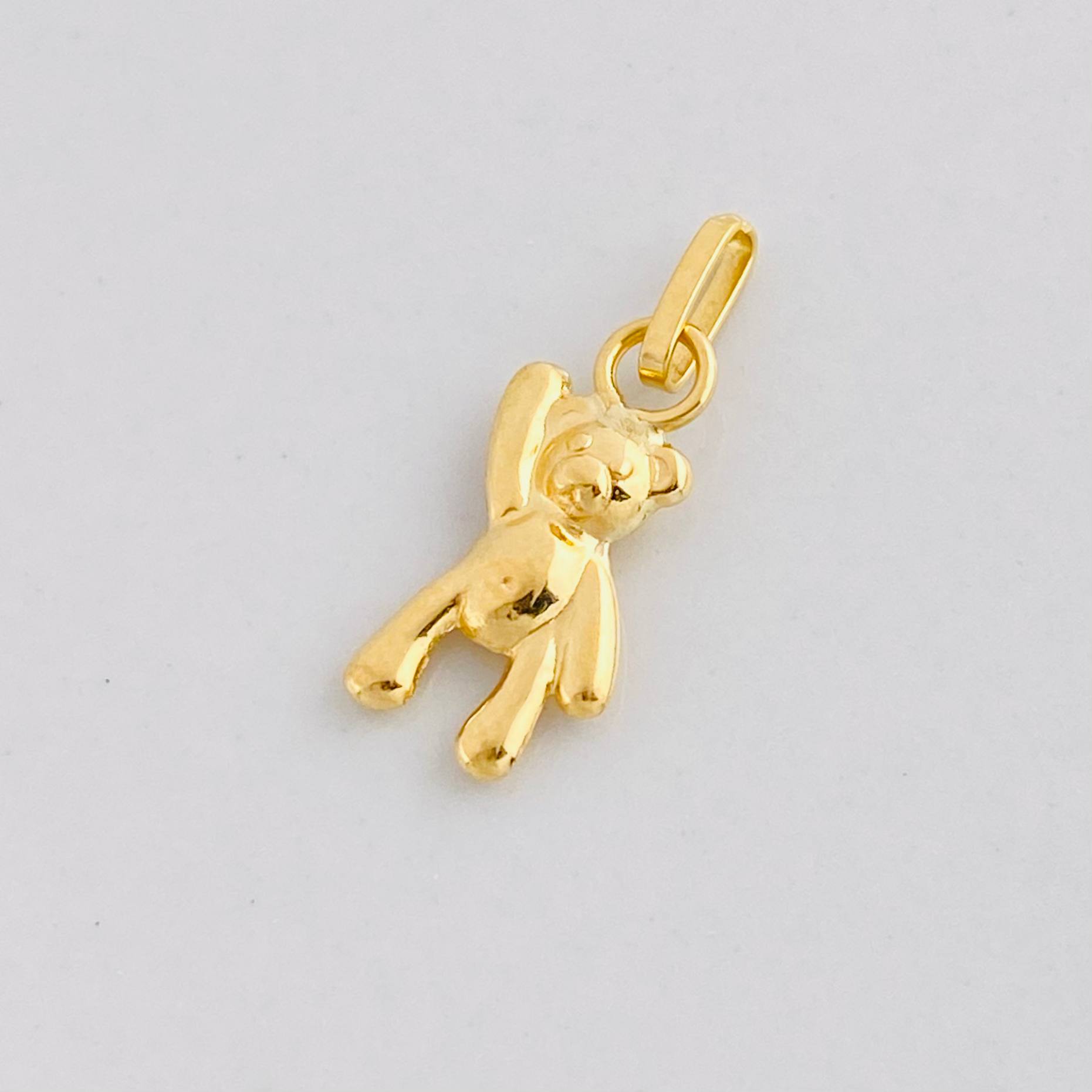 Dije Oso Mano Arriba 0.35g / 1.6cm Oro Amarillo 18K