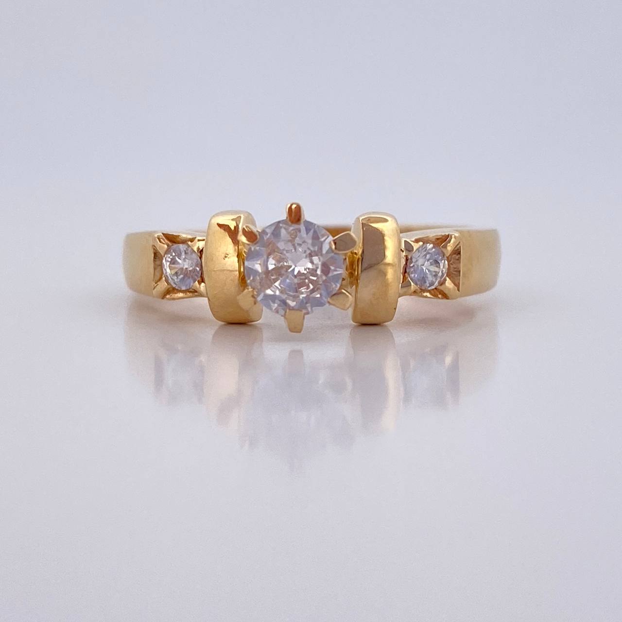 Anillo Solitario 3.1gr / T7 1/4 / Oro 18K &