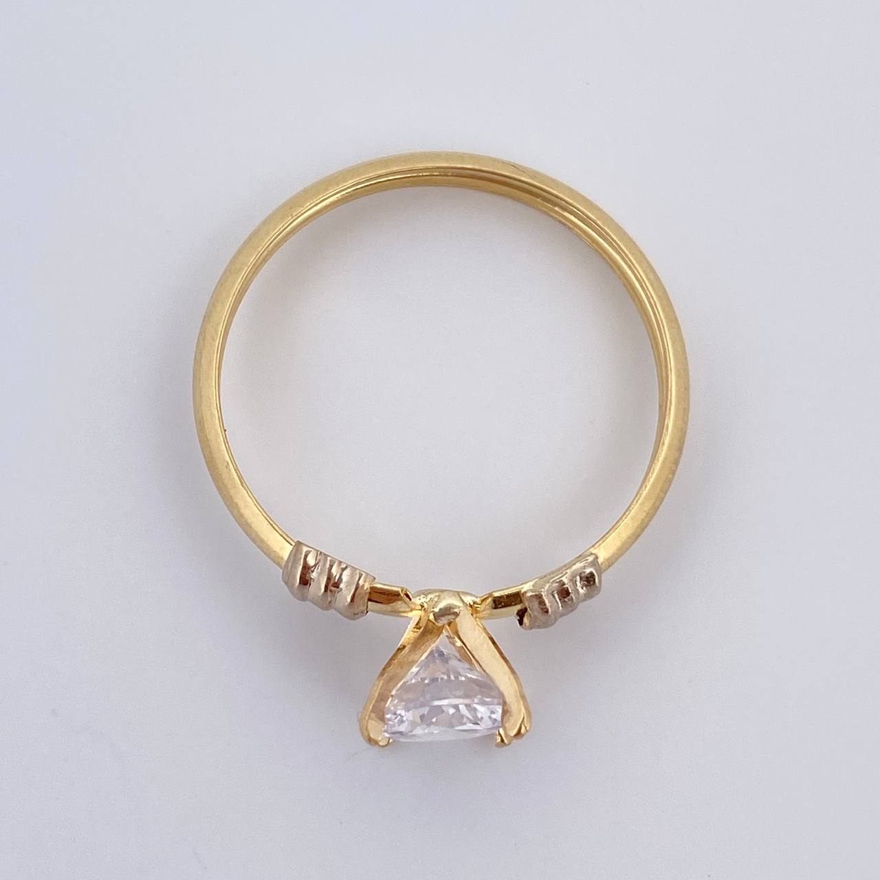 Anillo Solitario 1.5gr / T7 1/4 / Oro 18K &