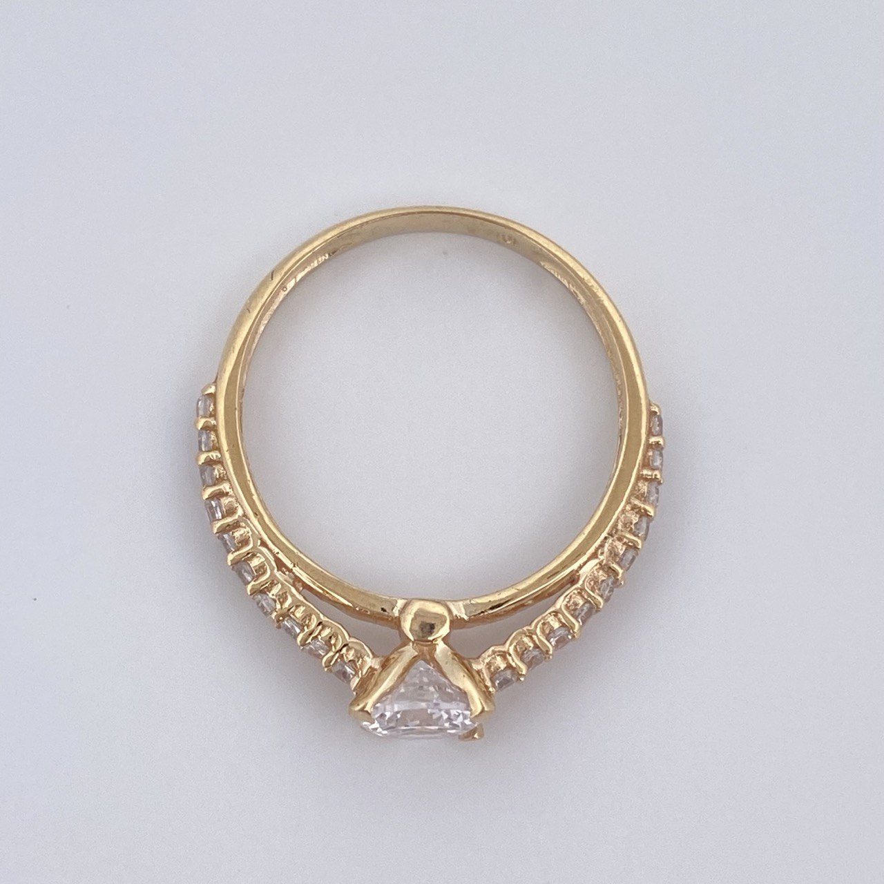 Anillo Solitario Churumbela 2.55gr / T7 / Oro 18K &