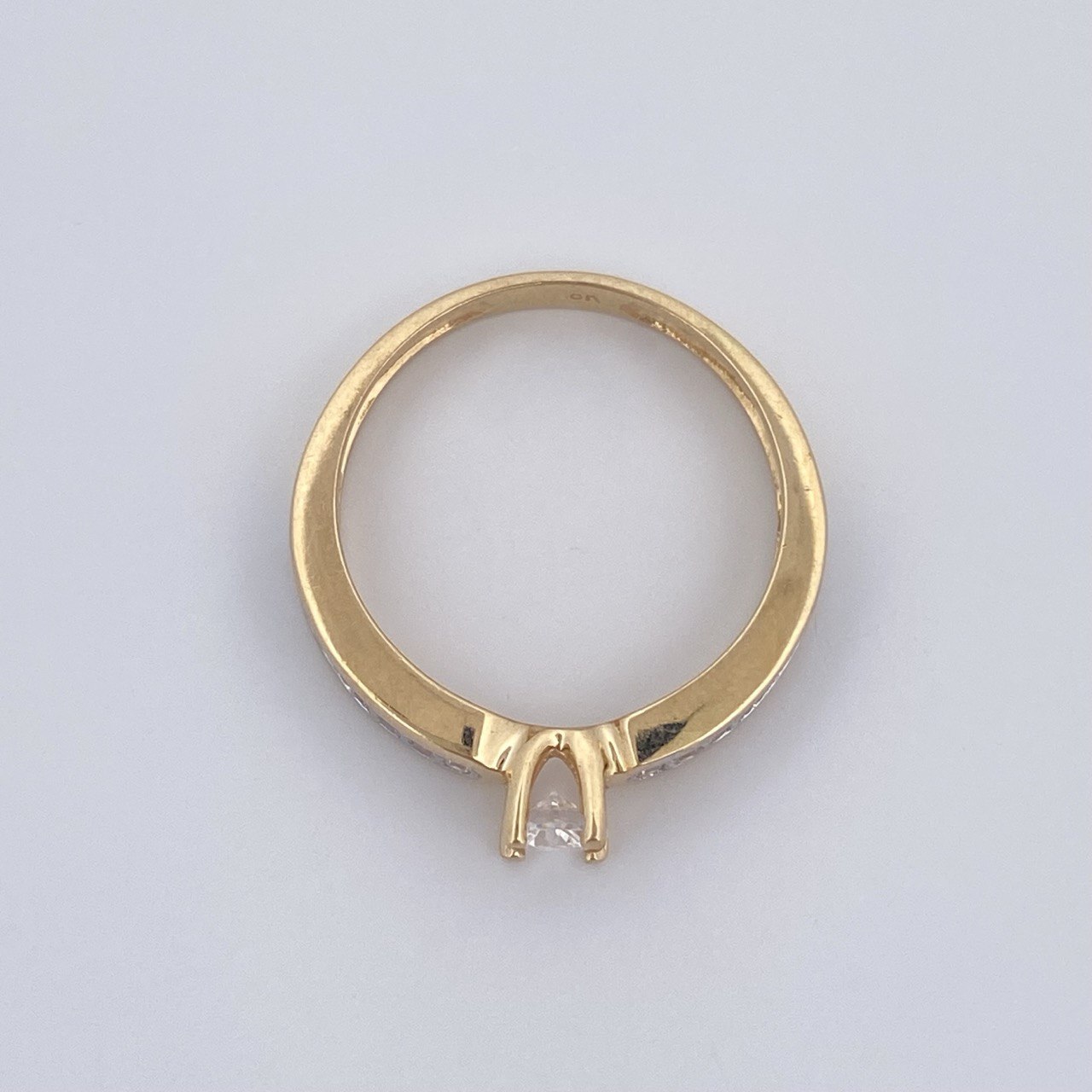 Anillo Solitario Churumbela 3.15gr / T6 1/4 / Oro 18K &