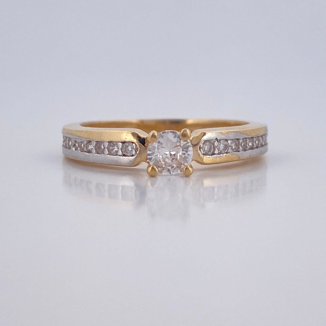Anillo Solitario Churumbela 3.15gr / T6 1/4 / Oro 18K &