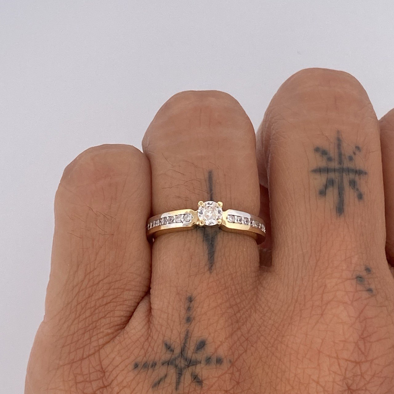 Anillo Solitario Churumbela 3.15gr / T6 1/4 / Oro 18K &