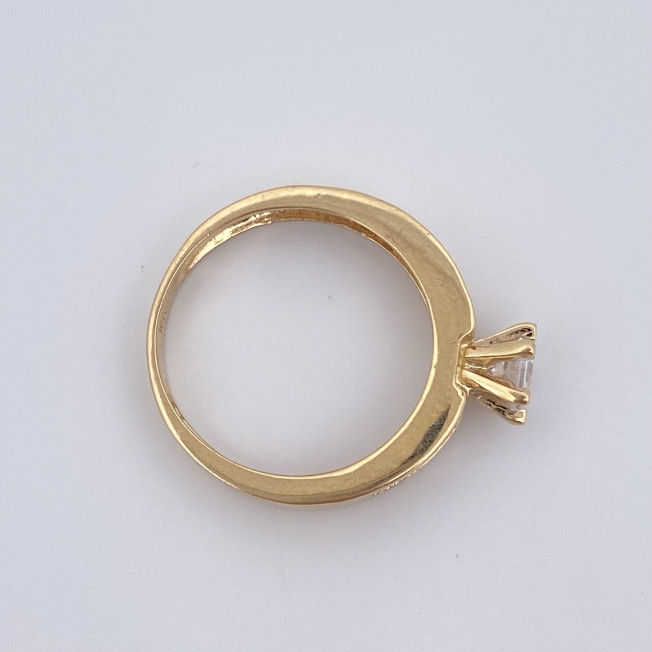 Anillo Solitario Churumbela 3.5gr / T6 / Oro 18K &