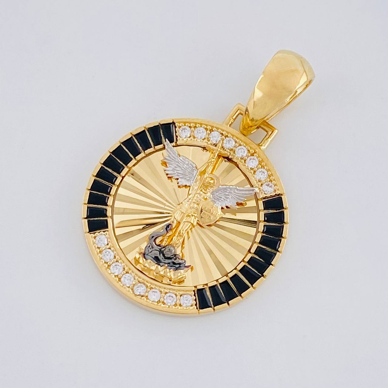 Dije San Miguel Arcangel 5.95 g / 3.4 cm Dos Oros Amarillo Blanco 18K