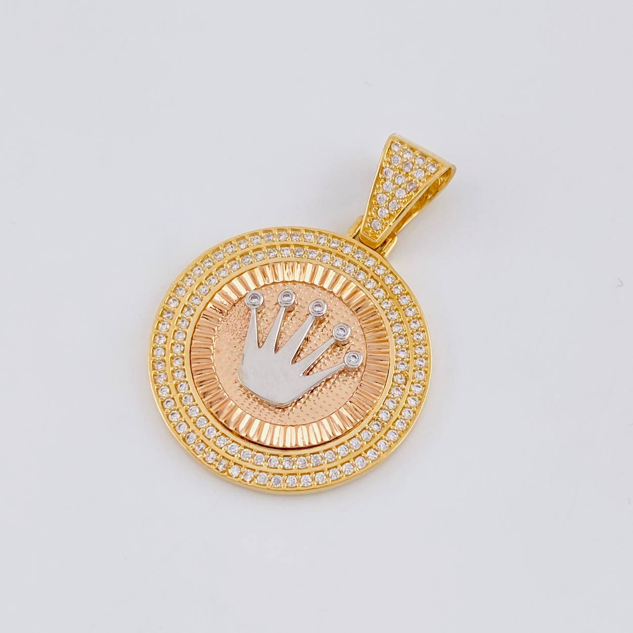 Dije Corona Sello 6.85 g / 3.6 cm Tres Oros 18K