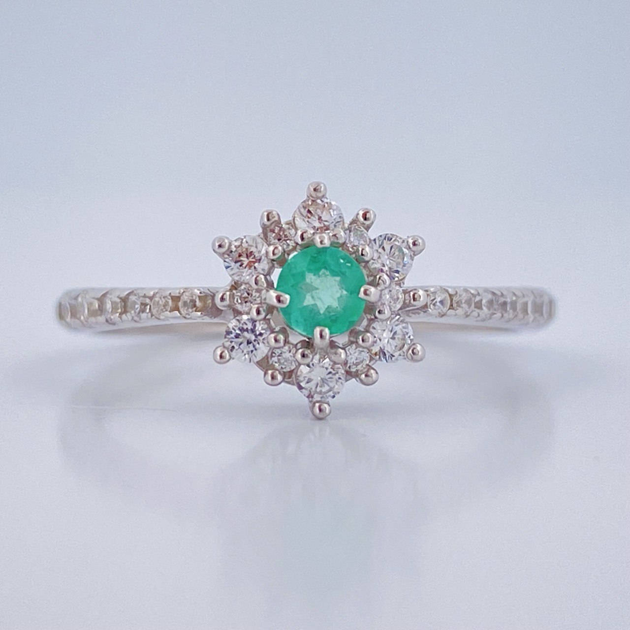 Anillo Flor de Luz 1.6gr / T6 1/2 /  Plata Ley 950 +