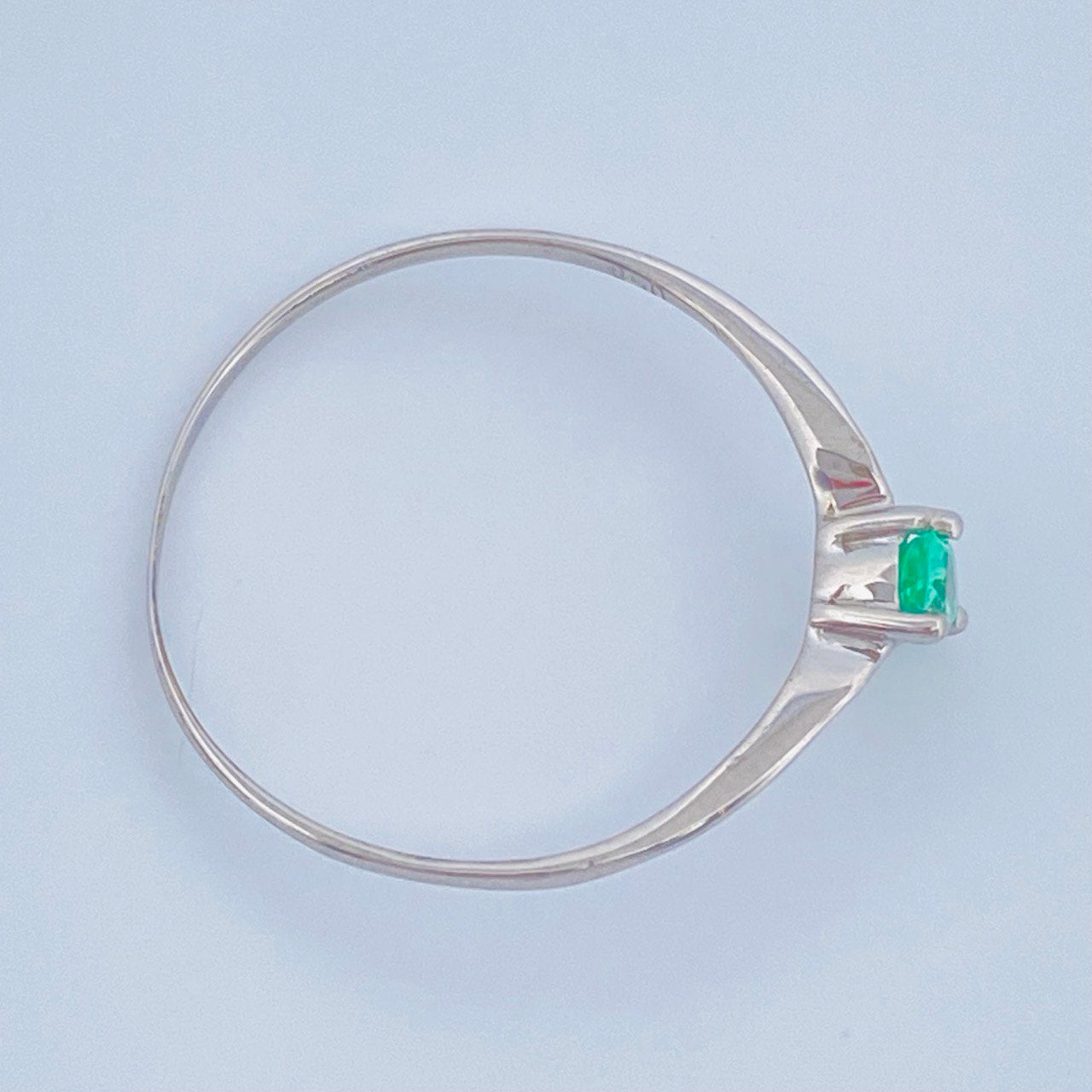 Anillo Gota  0.6gr / T7 1/2 / Plata Ley 950 %
