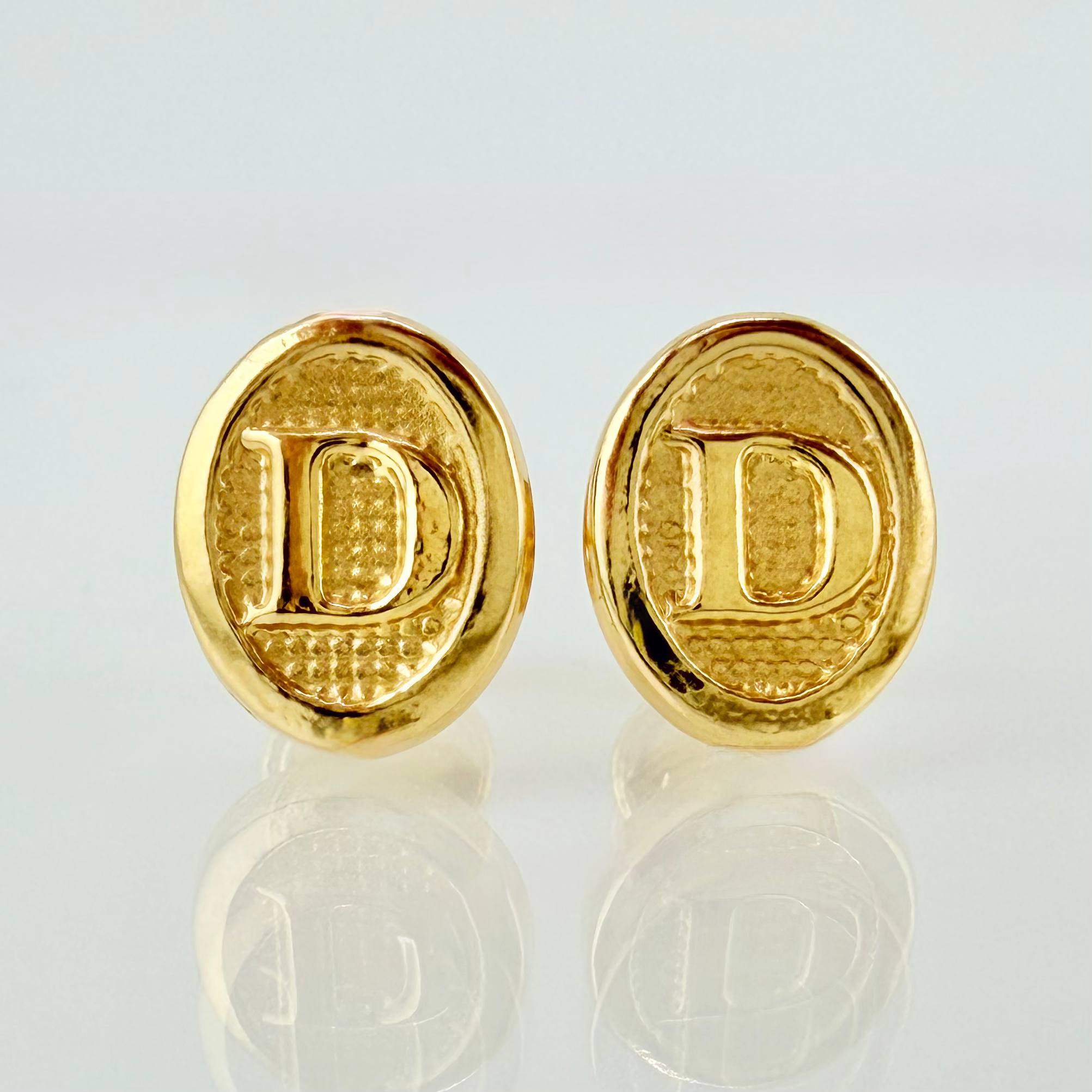 Topos Letra D 0.75gr / 9mm Oro Amarillo 18K