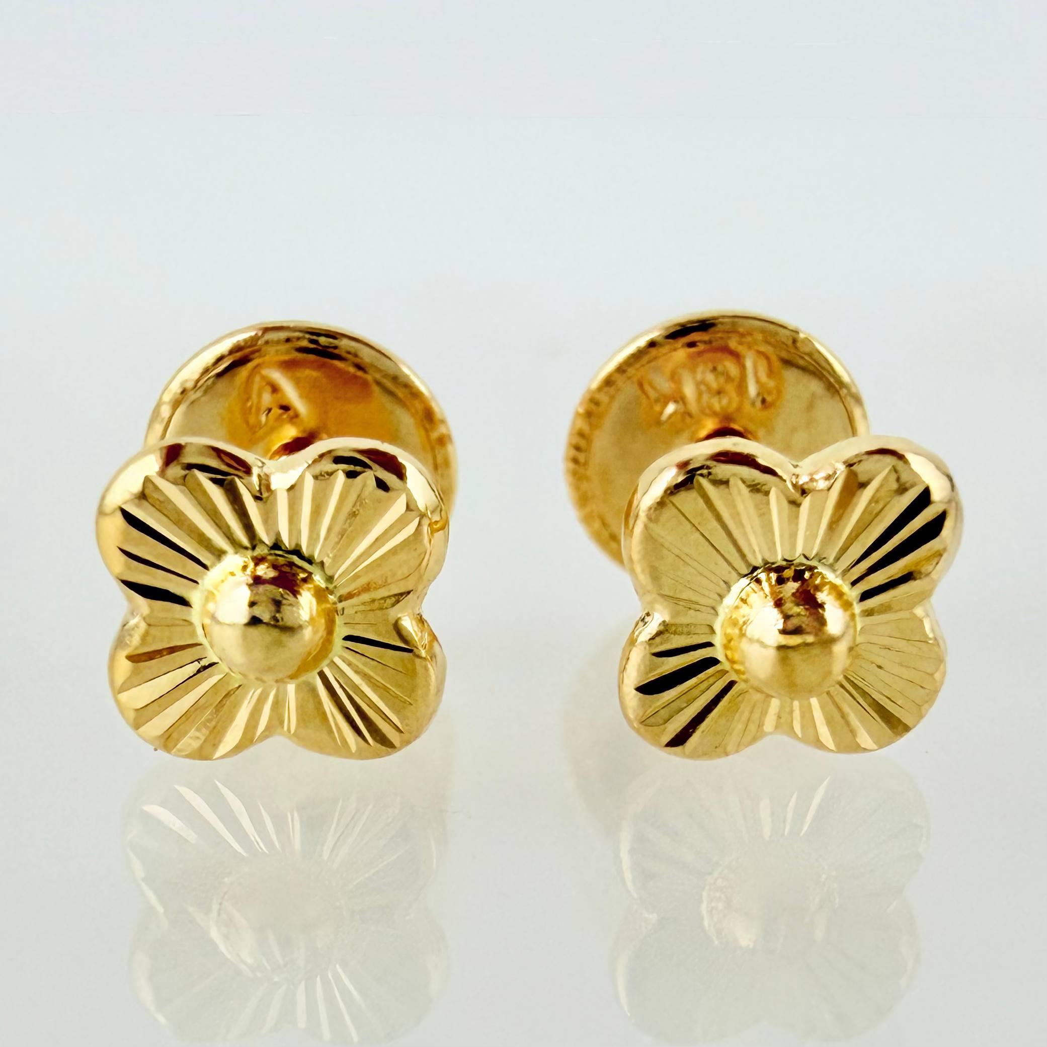 Topos Trebol Dorado 0.6gr / 5mm Oro Amarillo 18K *