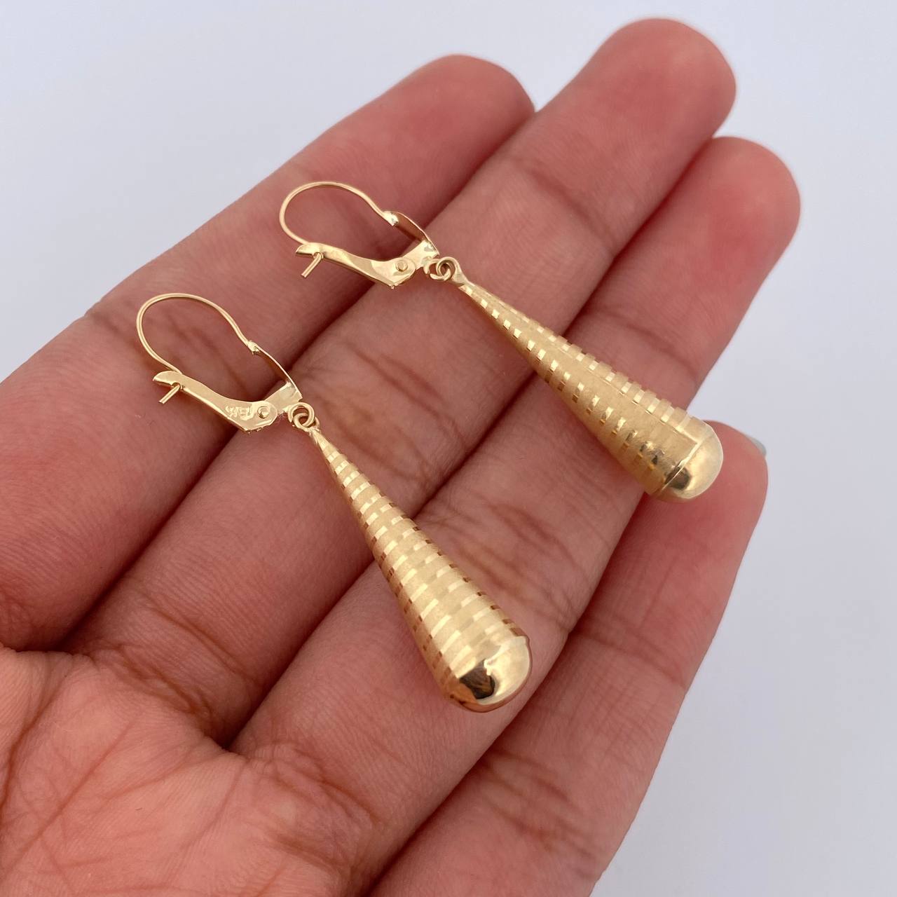 Candongas Lagrima 1.1gr / 4cm / Oro 18K &