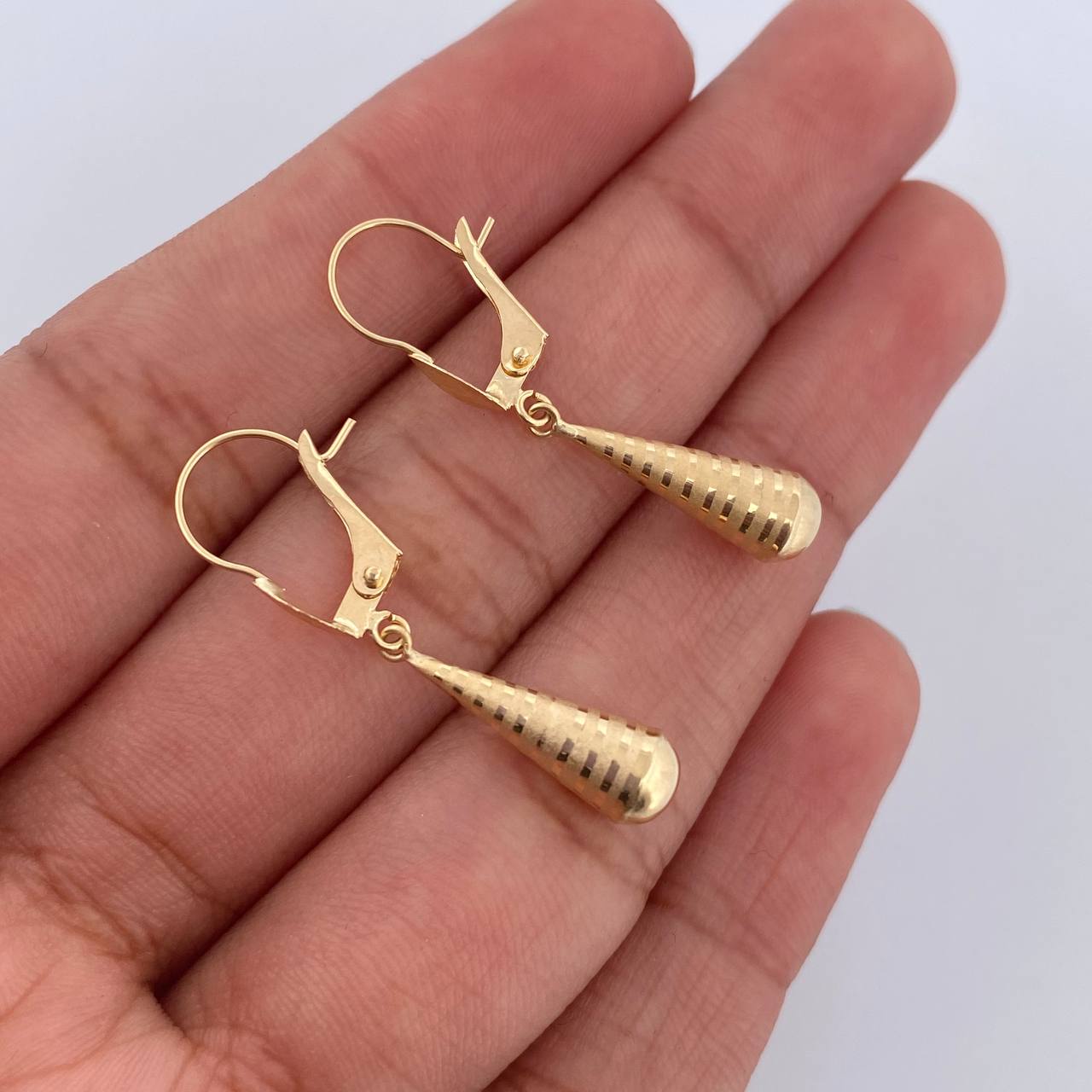Candongas Lagrima 0.7gr / 3.1cm / Oro 18K &