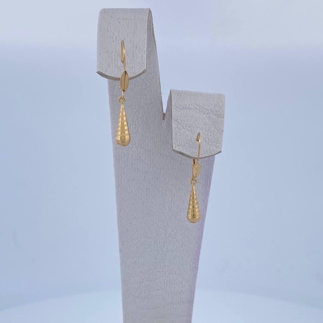 Candongas Lagrima 0.6gr / 2.7cm / Oro 18K &
