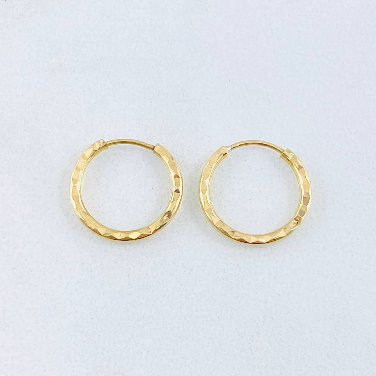 Candongas Aro Rayado 0.5gr / 1.2cm / Oro Amarillo 18K