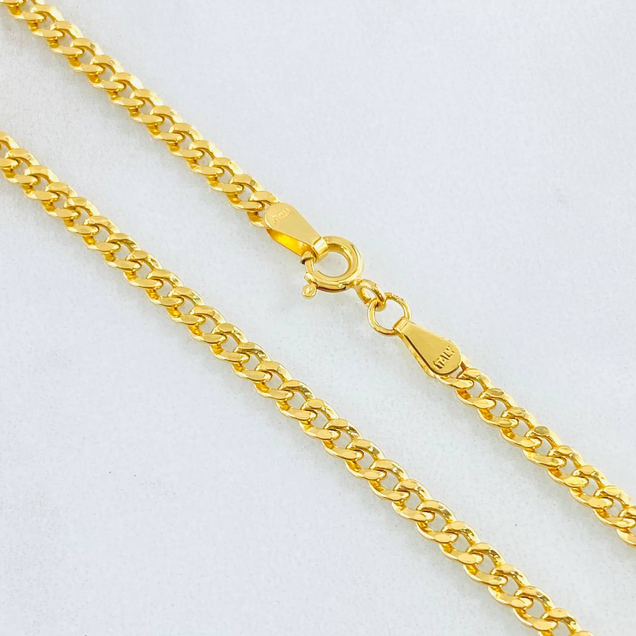 Cadena Cubana 4.5gr / 45cm / Oro Amarillo +1 18K *