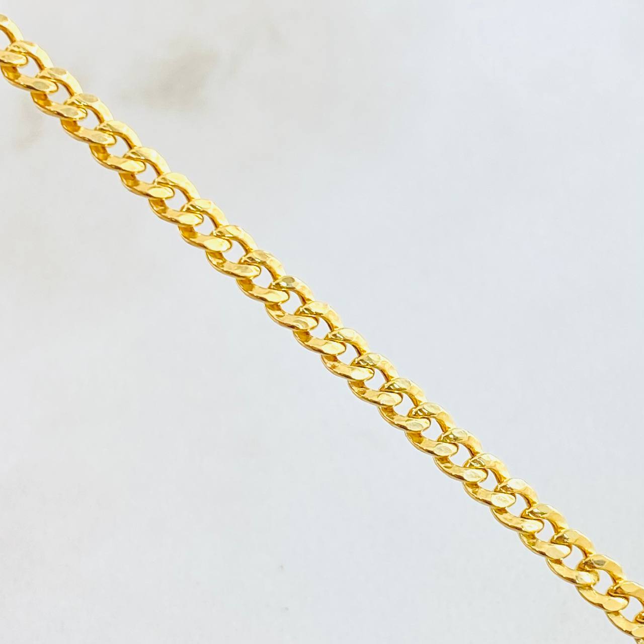 Cadena Cubana 4.5gr / 45cm / Oro Amarillo +1 18K *
