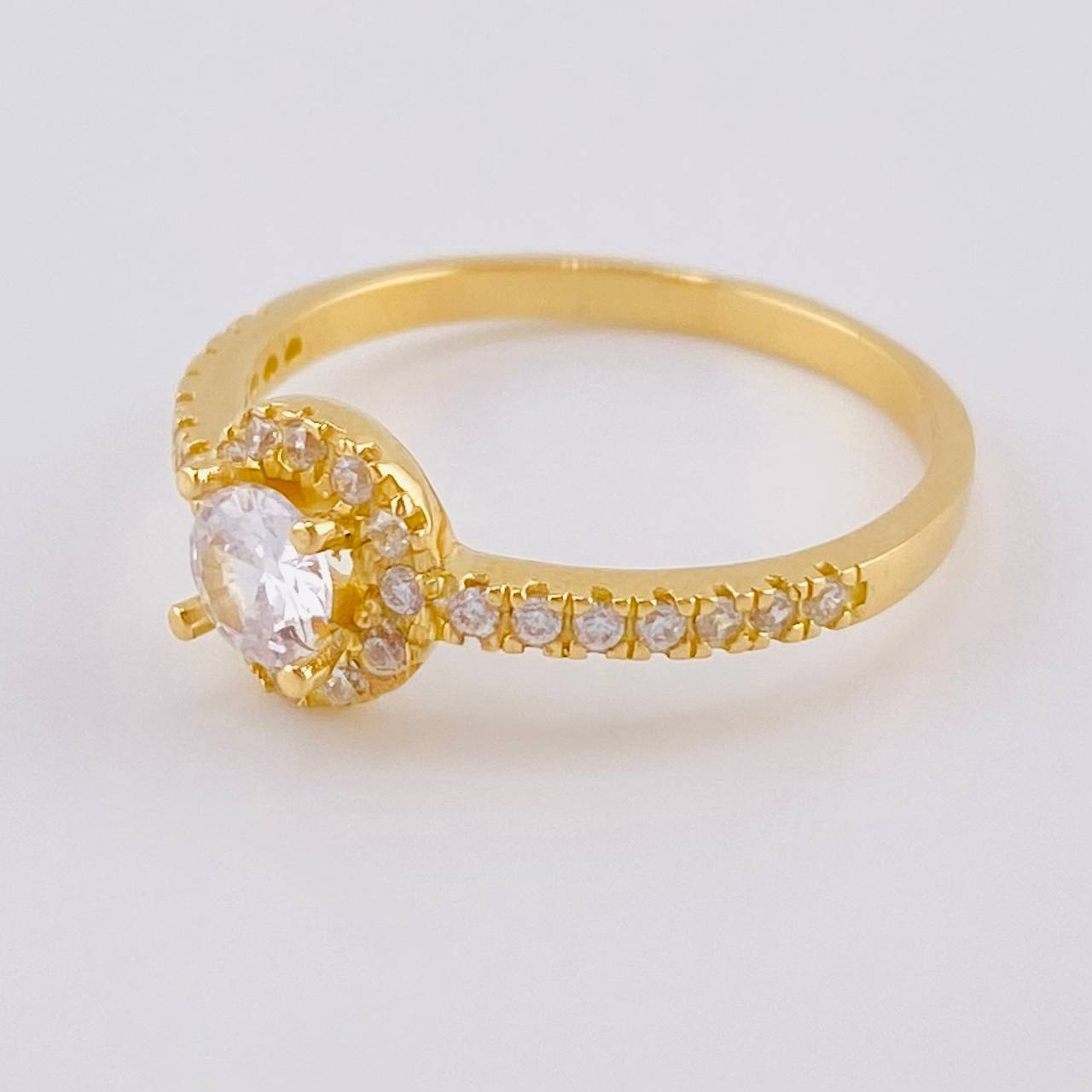 Anillo Solitario Cuatro Garras 2.55 g / T7 Oro Amarillo 18K