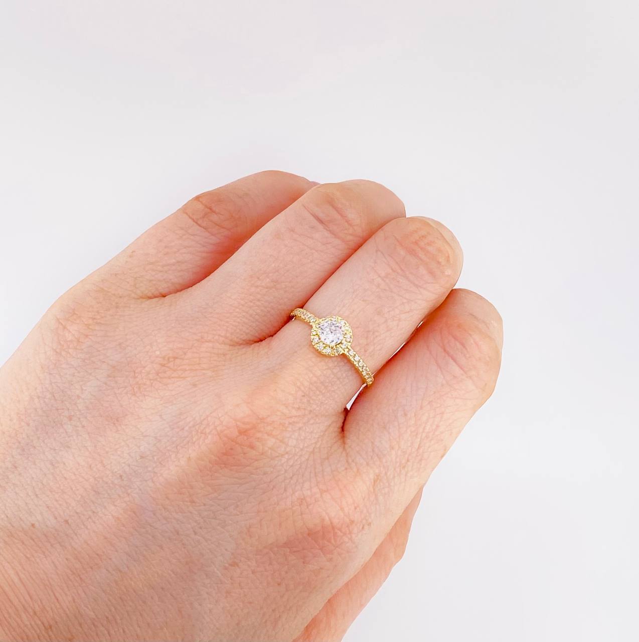 Anillo Solitario Cuatro Garras 2.55 g / T7 Oro Amarillo 18K