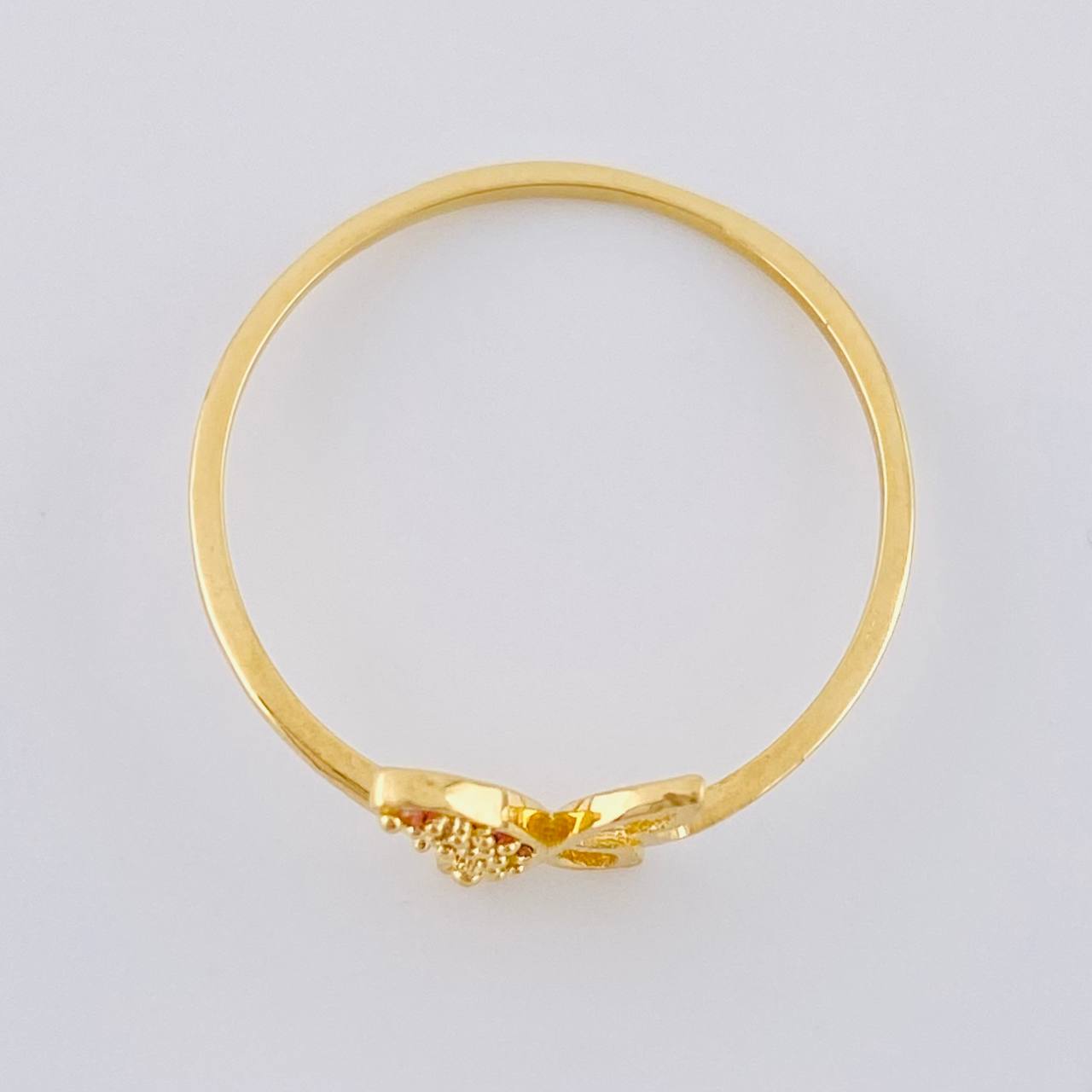 Anillo Mariposa Silueta 1.1 g / T8 Oro Amarillo 18K