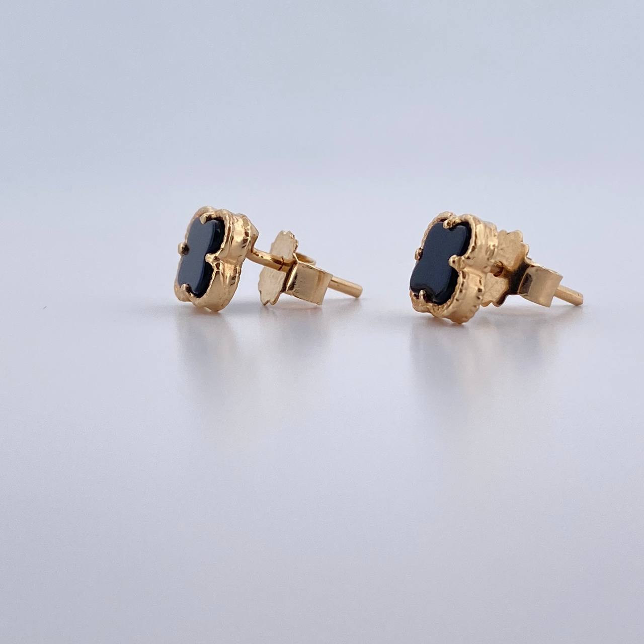 Topos Trebol 1.5gr / Negros Oro Amarillo 18K $