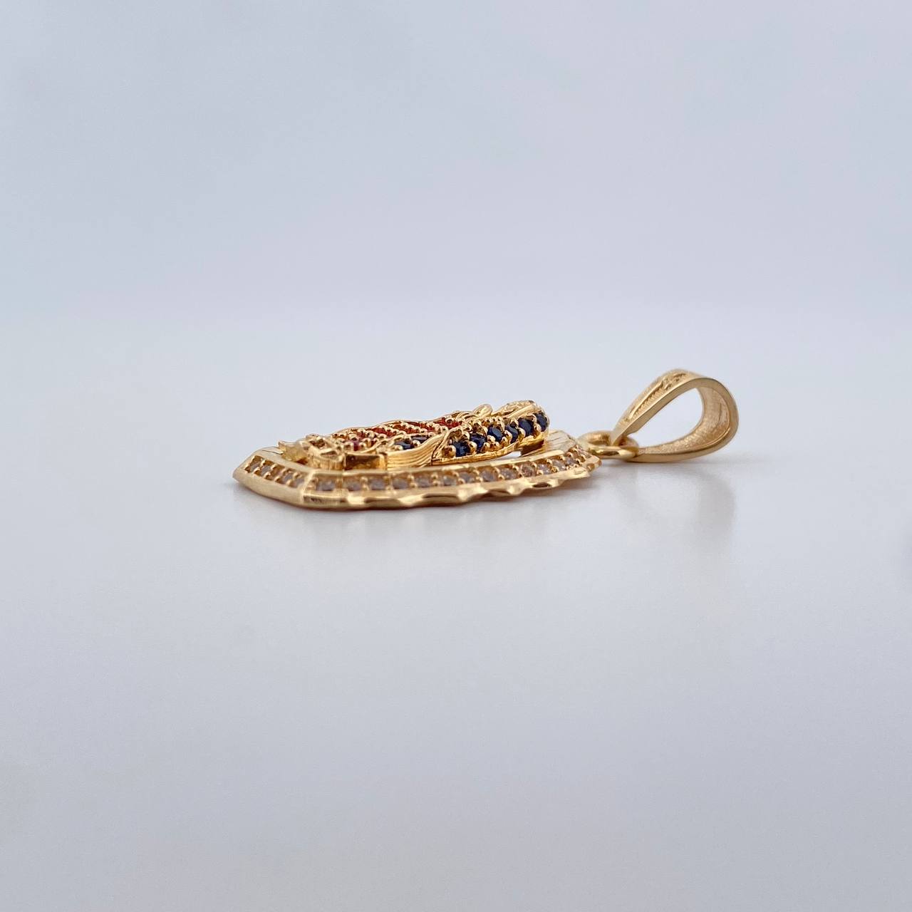 Dije Virgen Guadalupé 2.95gr / 2.9cm / Circones Blancos Azules Fucsias Oro Amarillo 18K $