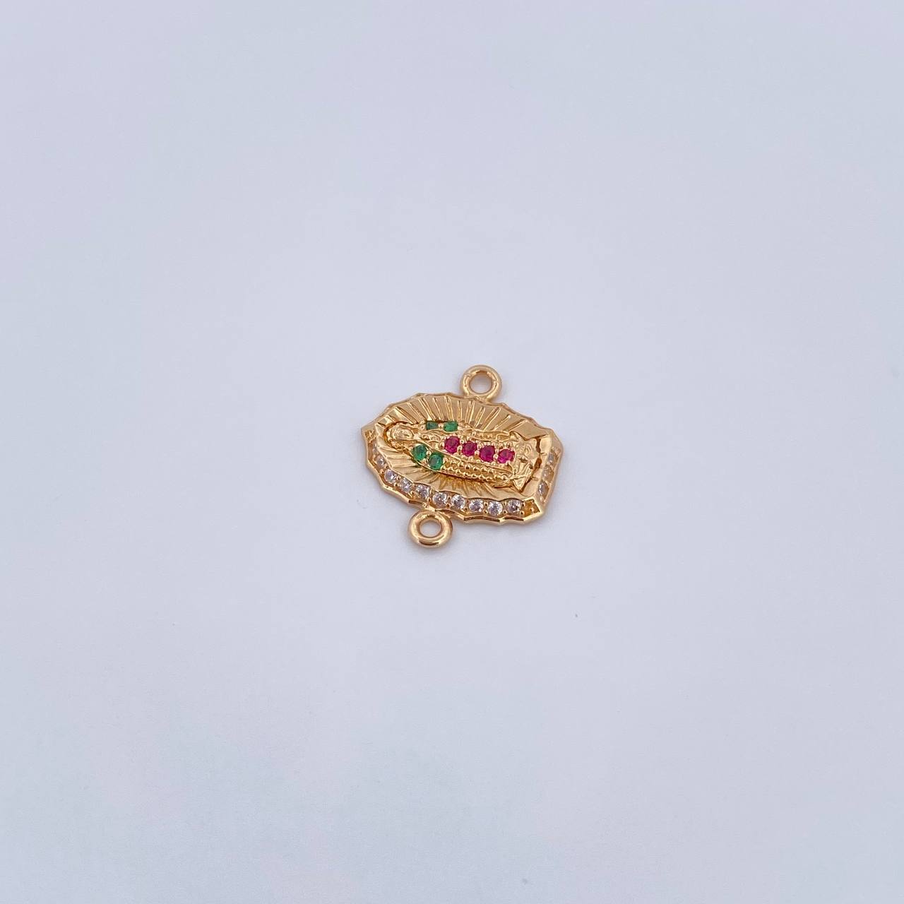 Herraje Virgen de Guadalupe 1.05gr / 1.4cm / Circones Fucsias Verdes Blancos Oro Amarillo 18K $