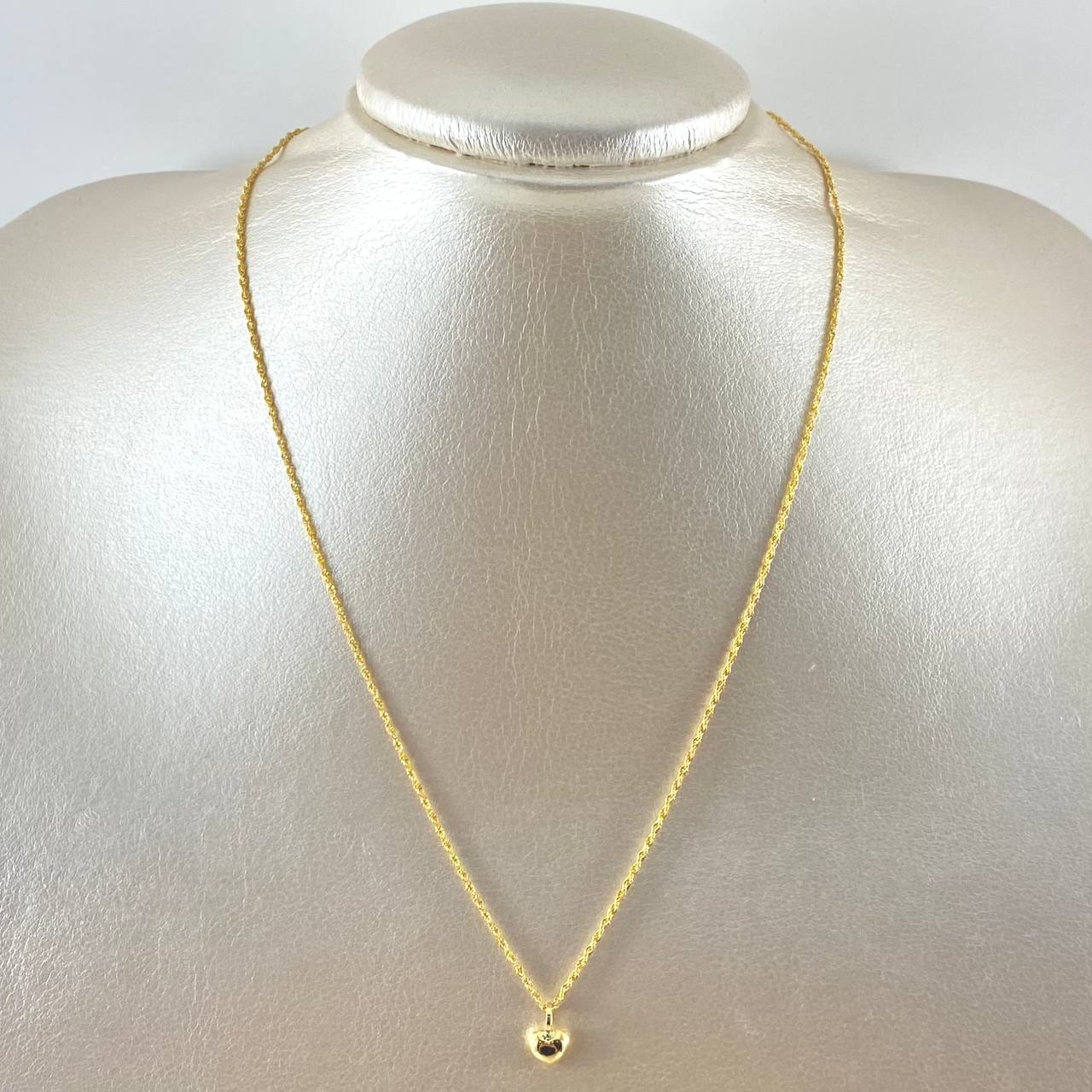 Set Cadena Lazo 0.9gr / 45cm / 1.2mm + Dije Corazón Fijo 0.3gr / 1cm Liso Troquelado Oro Amarillo 18K (Oferta)