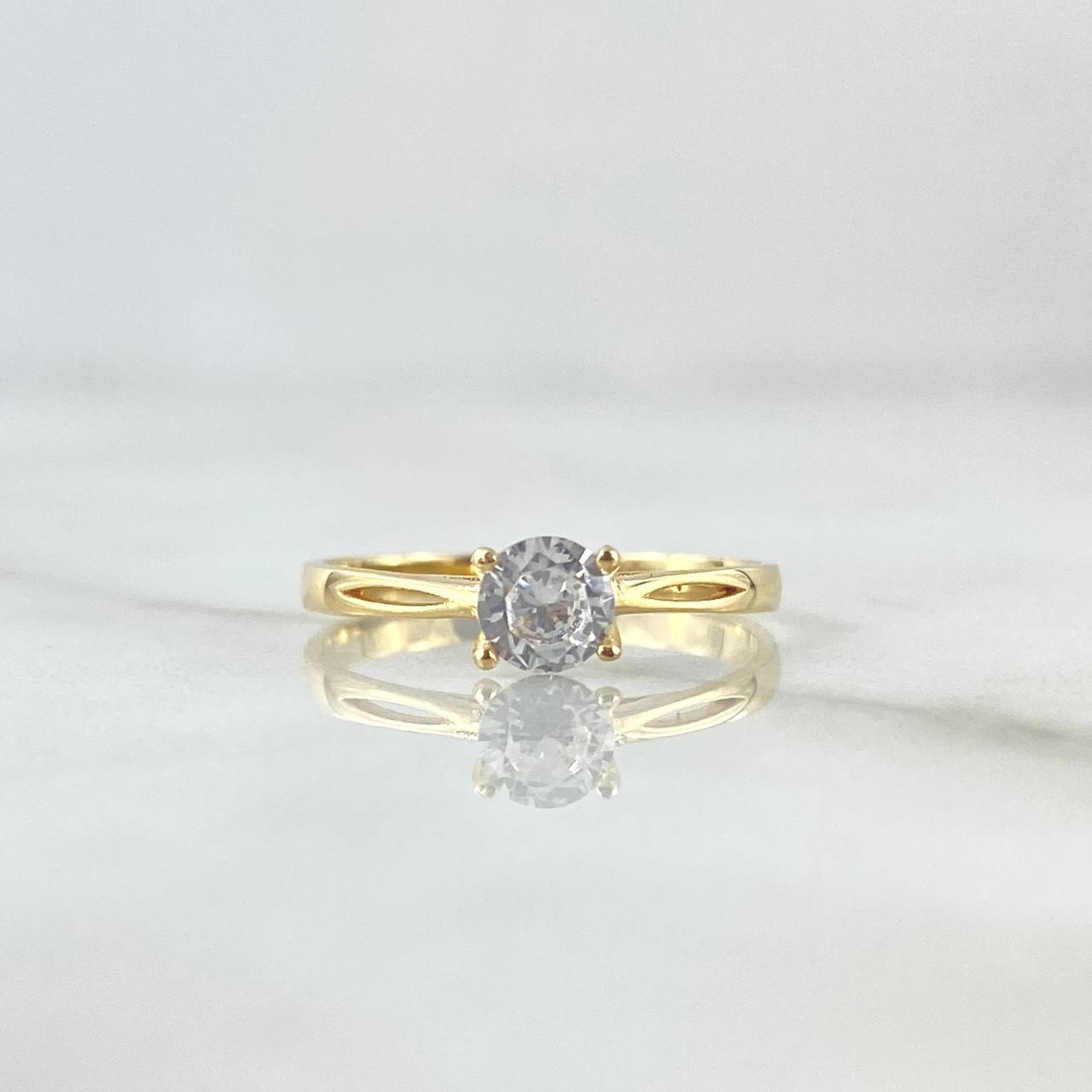 Anillo Solitario Liso 1.35gr / T5 1/4 / Circon Blanco Oro Amarillo 18K