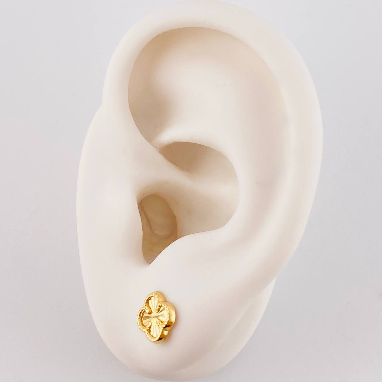 Topos Trebol Diamantado 0.6 g / 7.7 mm Oro Amarillo 18K