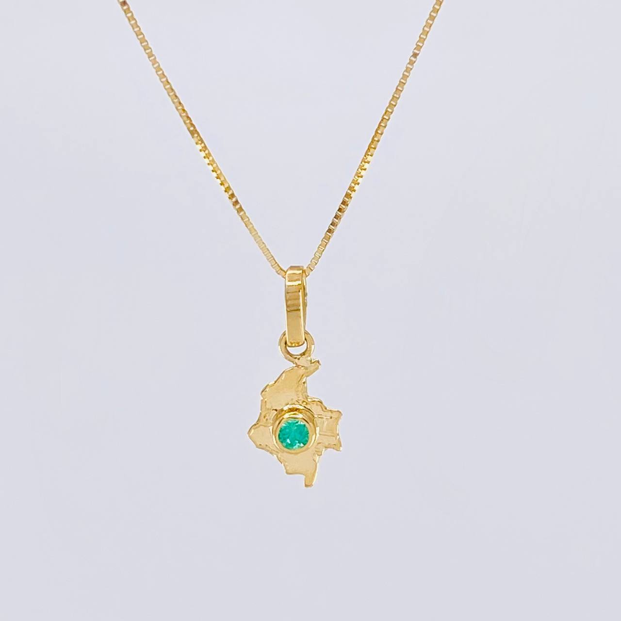 Set Cadena Veneciana + Dije Mapa Esmeralda 4 Pts / 1.05 g / 45 cm Oro Amarillo 18K