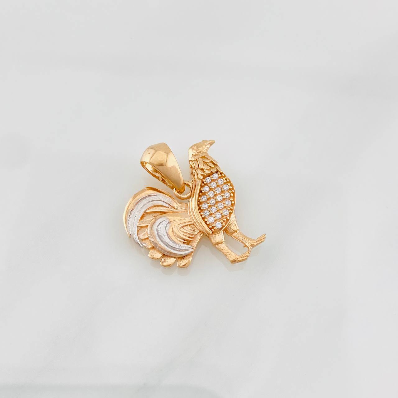 Dije Gallo 2.85g / 2cm Dos Oros Blanco Rosa 18K