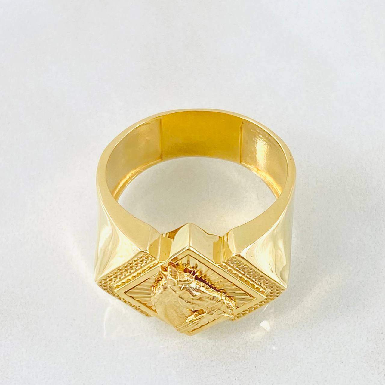 Anillo Rombo Caballo 6.1gr / T11 / Oro Amarillo 18K ©
