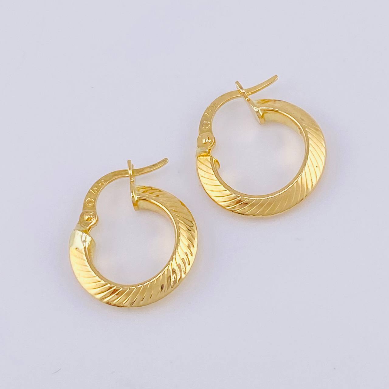 Candongas Clau Rayadas 1.6 g / 1.7 cm Oro Amarillo 18K