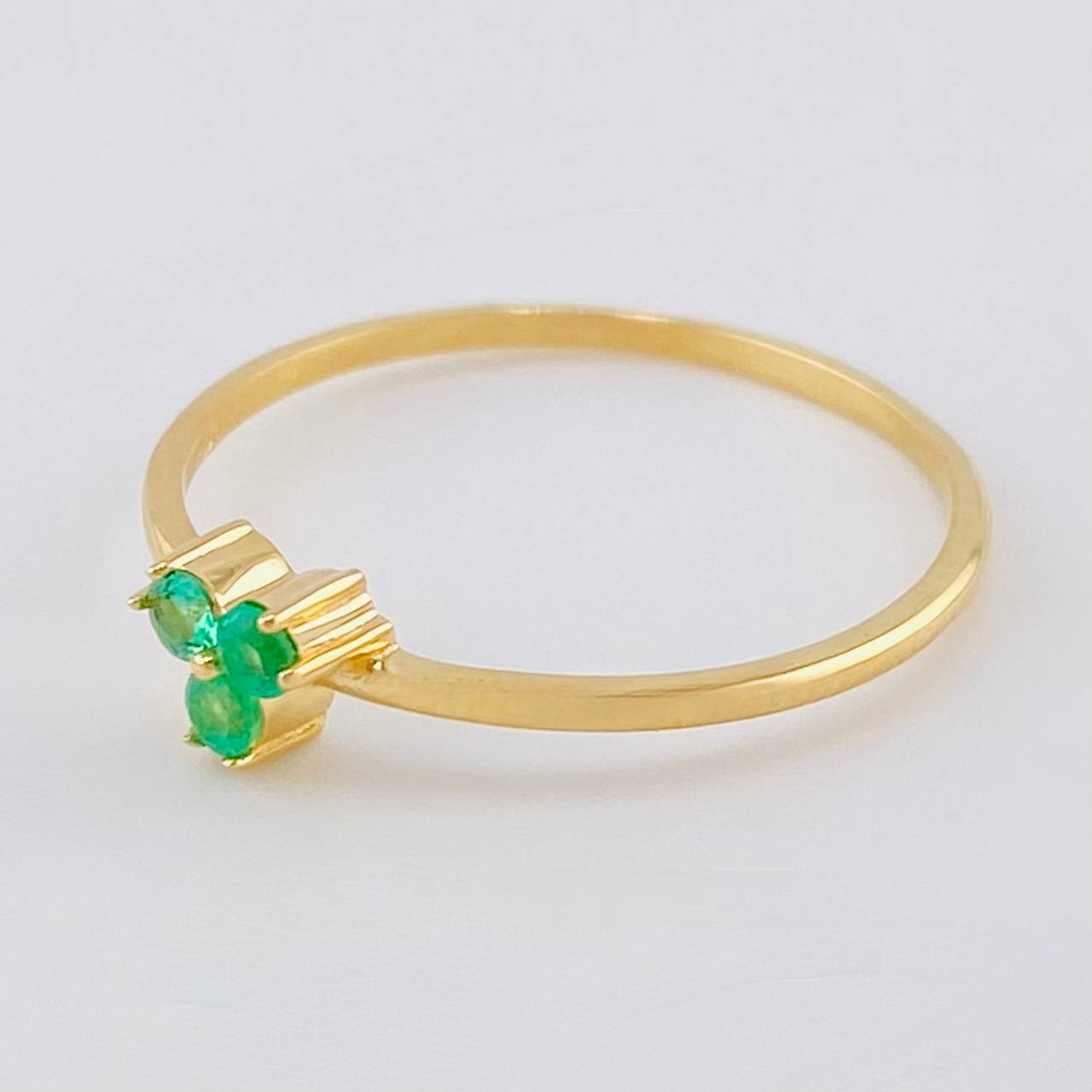 Anillo Flor Triscal Esmeraldas 11Pts 1.2 g / T7 1/2 Oro Amarillo 18K