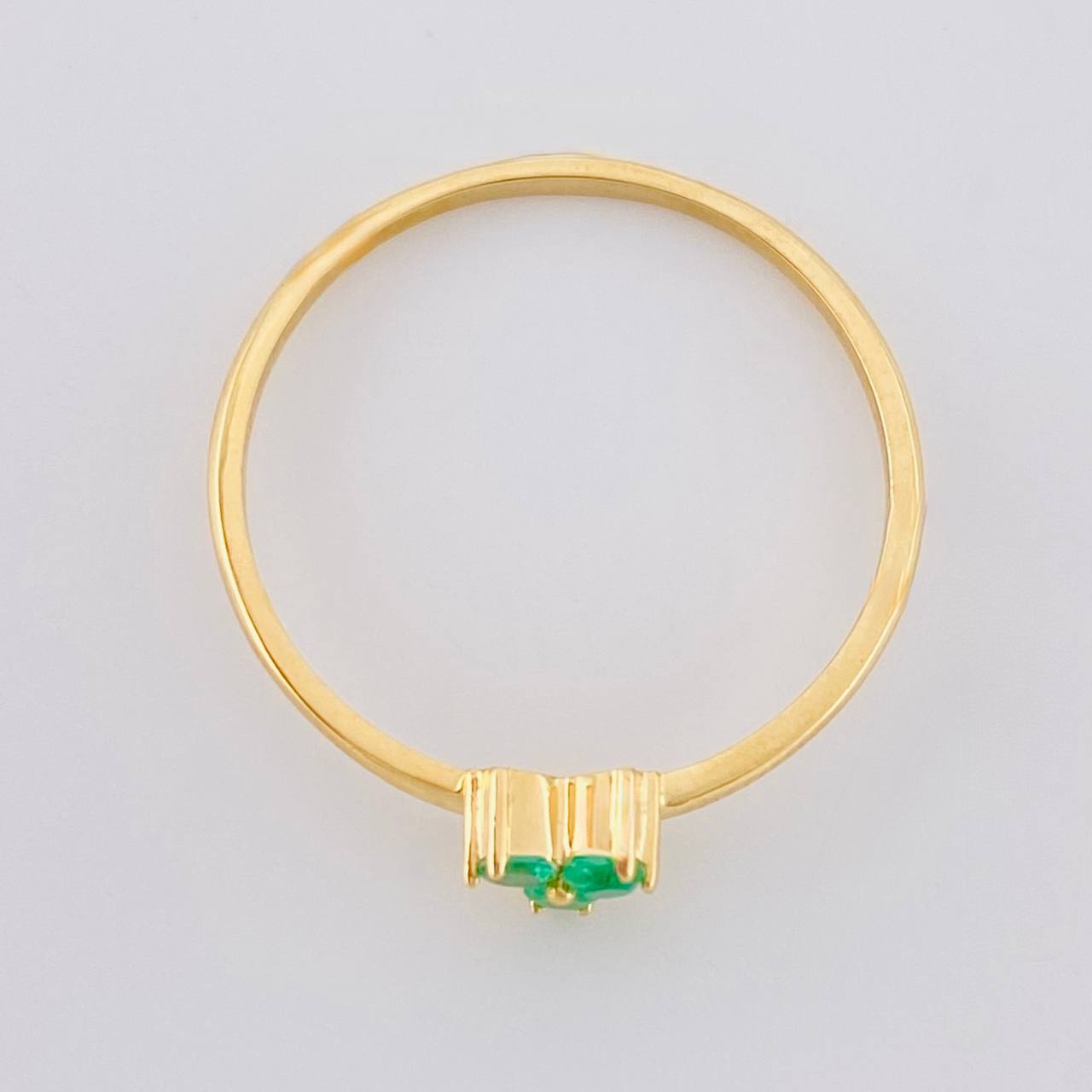 Anillo Flor Triscal Esmeraldas 11Pts 1.2 g / T7 1/2 Oro Amarillo 18K