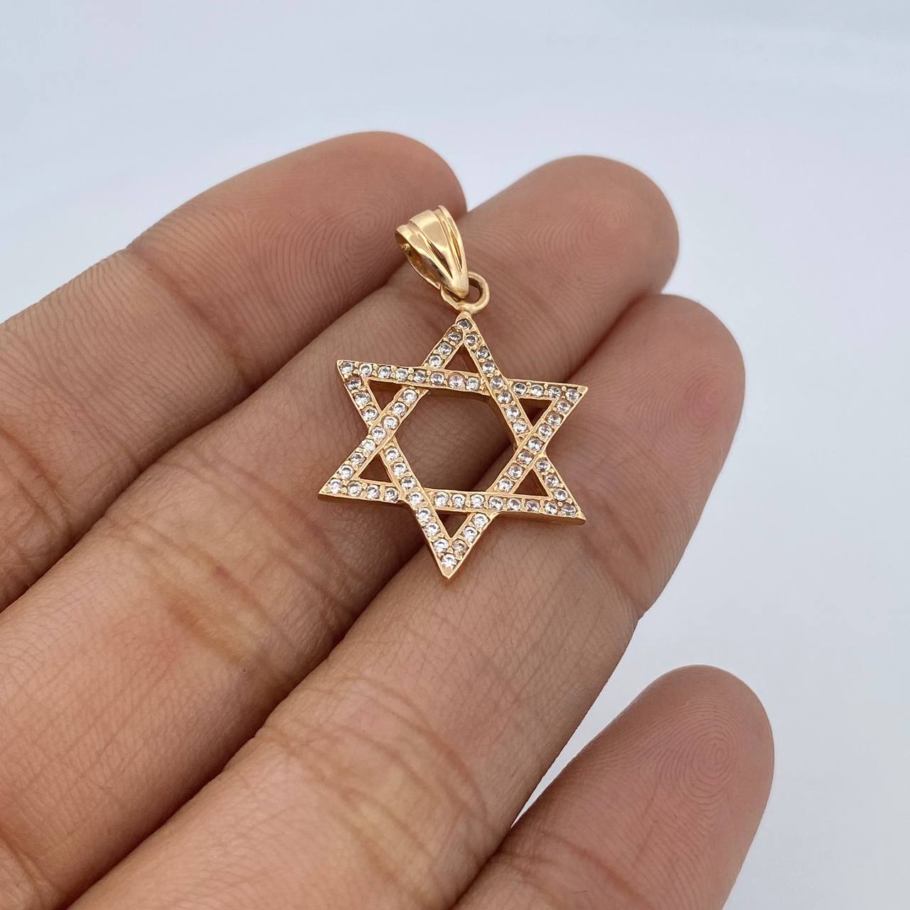 Dije Estrella De David 1.75gr / 2.7cm / Circones Blancos Oro Amarillo 18K &
