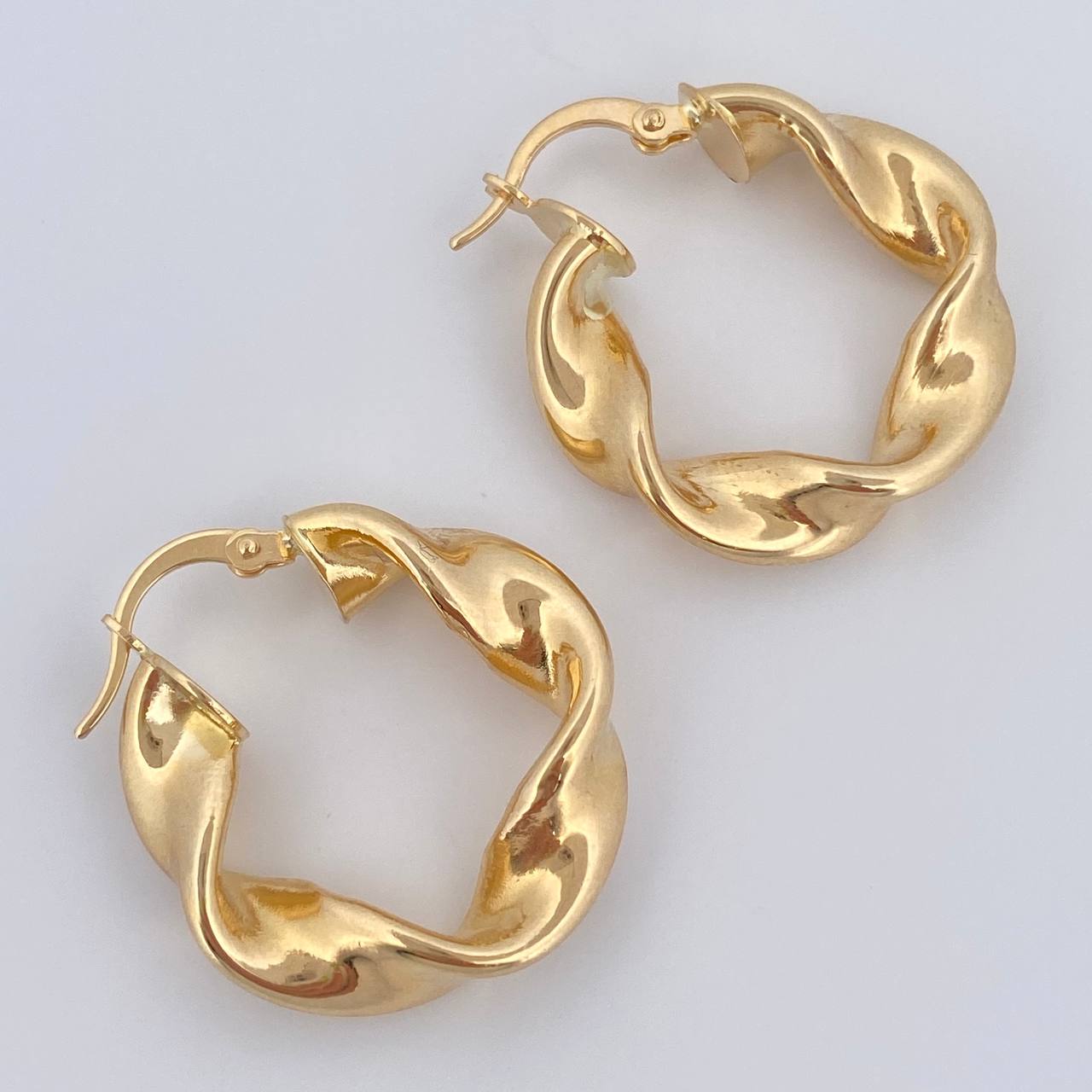 Candongas Azir 4.25gr / 2.7cm / Oro 18K $