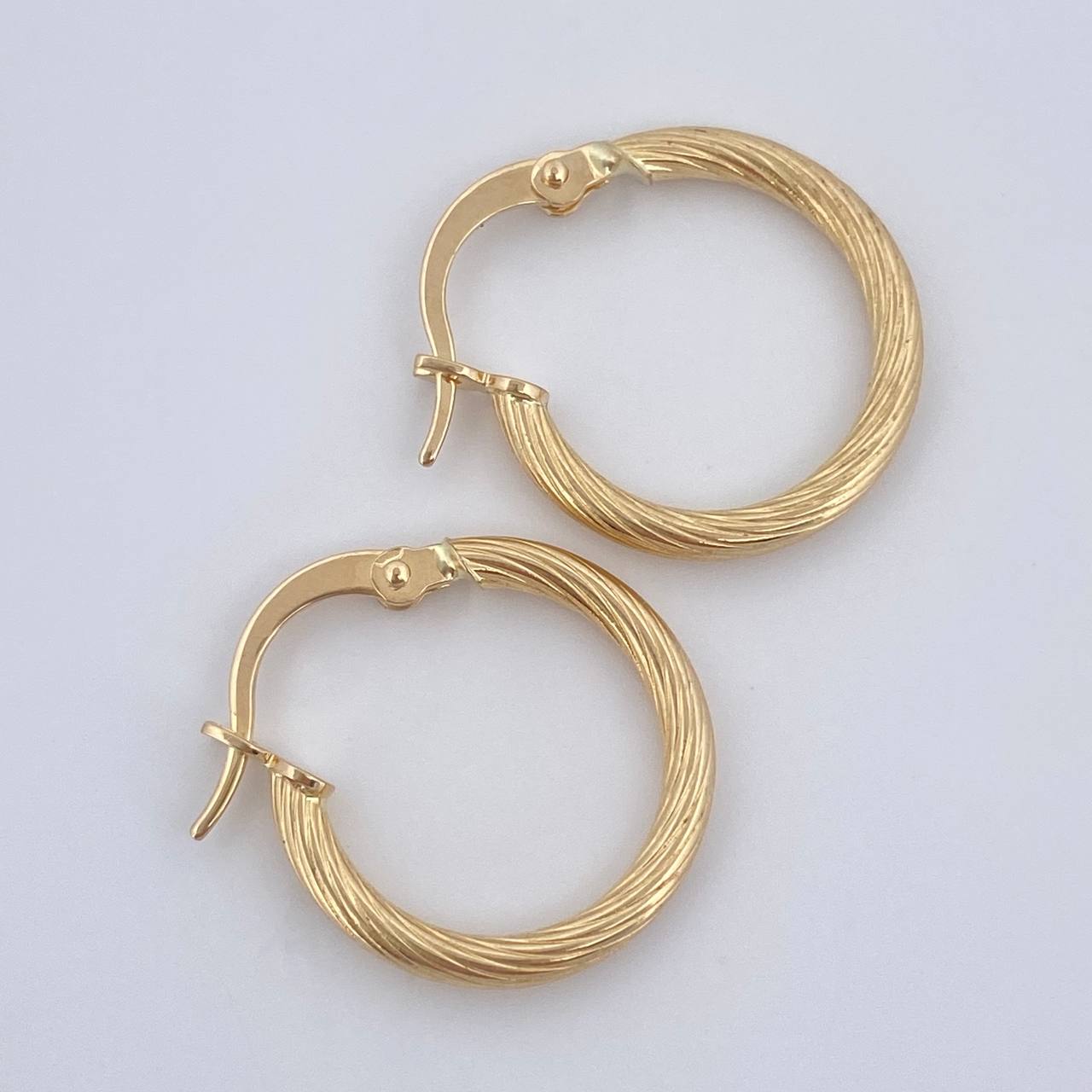Candongas Lore 1.15gr / 1.8cm / Oro 18K $